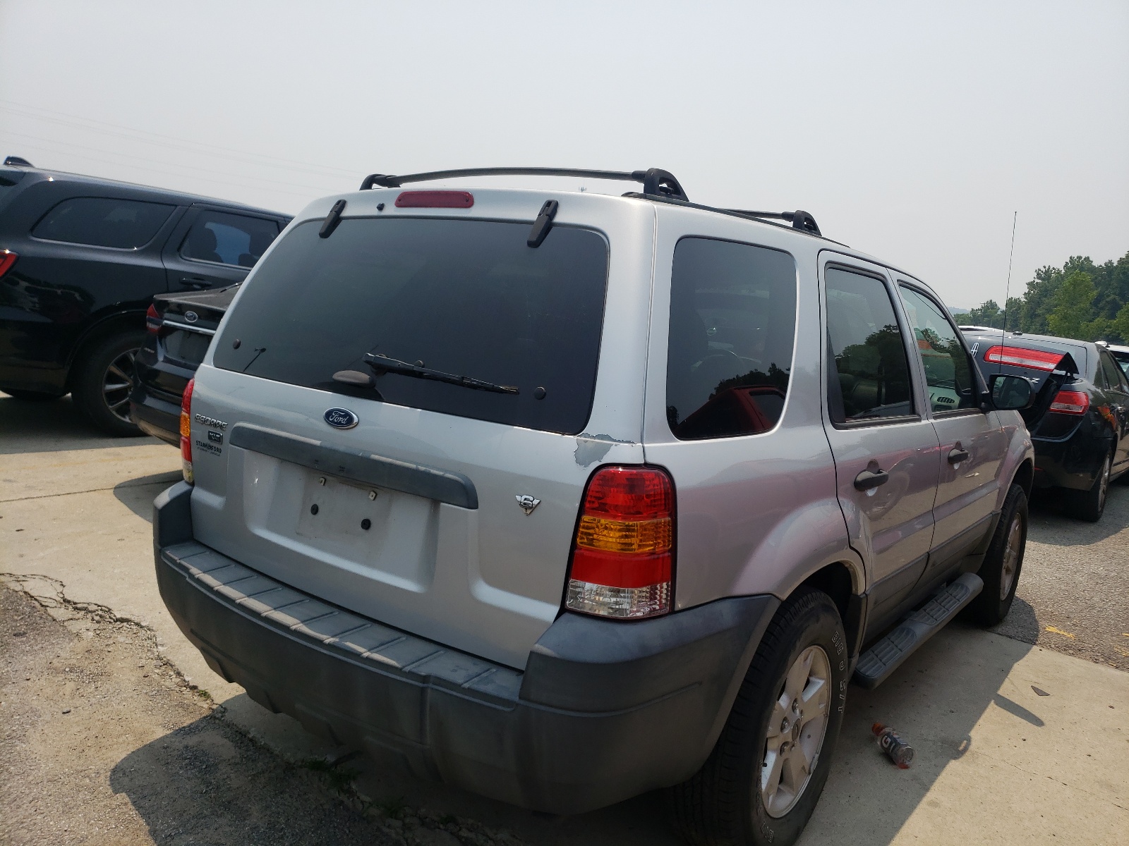 Photo 4 from auction – 2005 FORD ESCAPE XLT with VIN 1FMCU93165KC80203