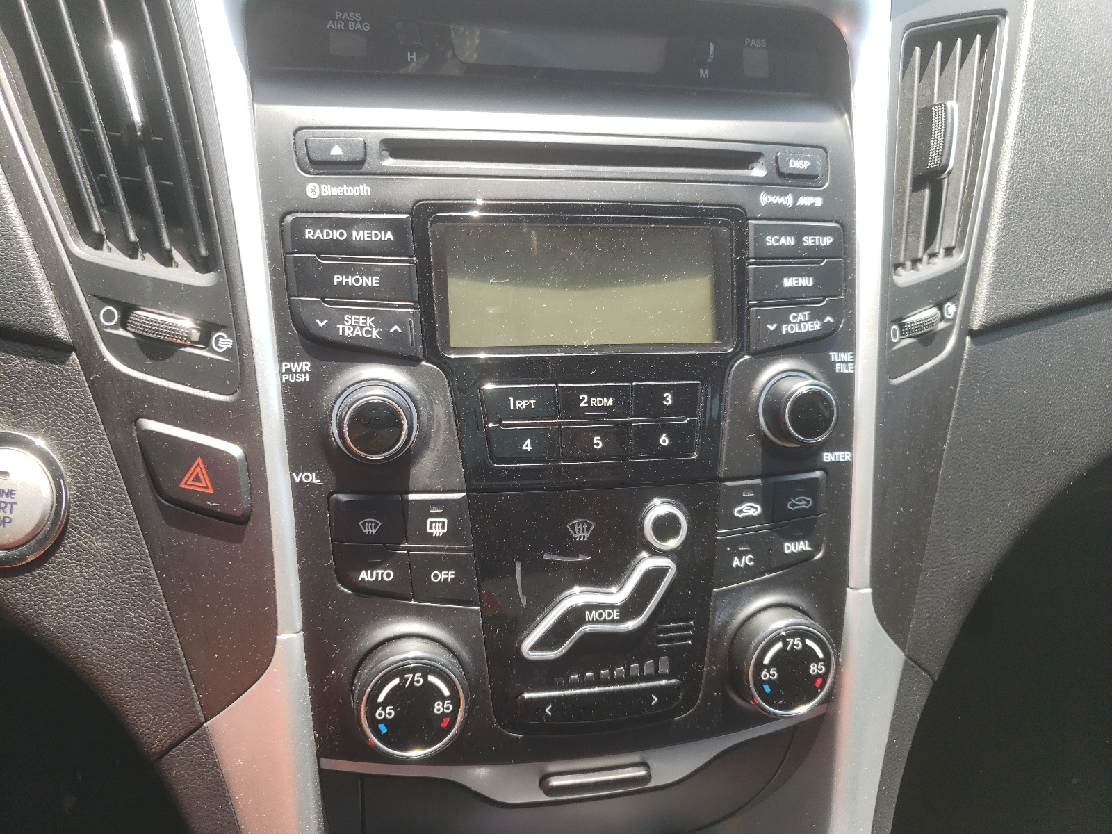 Photo 9 from auction – 2013 HYUNDAI SONATA SE with VIN 5NPEC4AB3DH636053