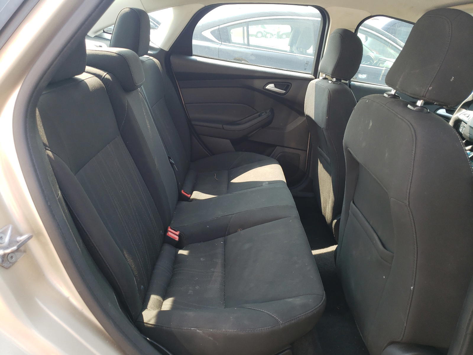 Photo 6 from auction – 2017 FORD FOCUS SE with VIN 1FADP3FE0HL292363