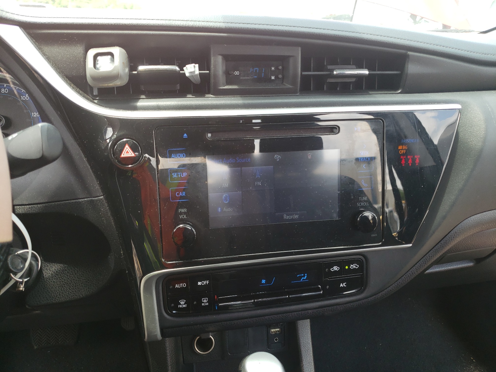 Photo 9 from auction – 2019 TOYOTA COROLLA L with VIN 5YFBURHE1KP869099