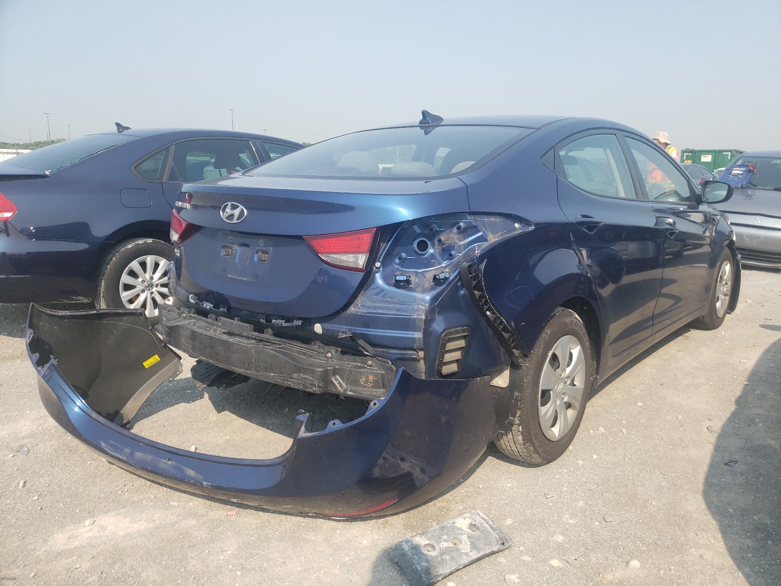 Photo 4 from auction – 2016 HYUNDAI ELANTRA SE with VIN 5NPDH4AE6GH678633