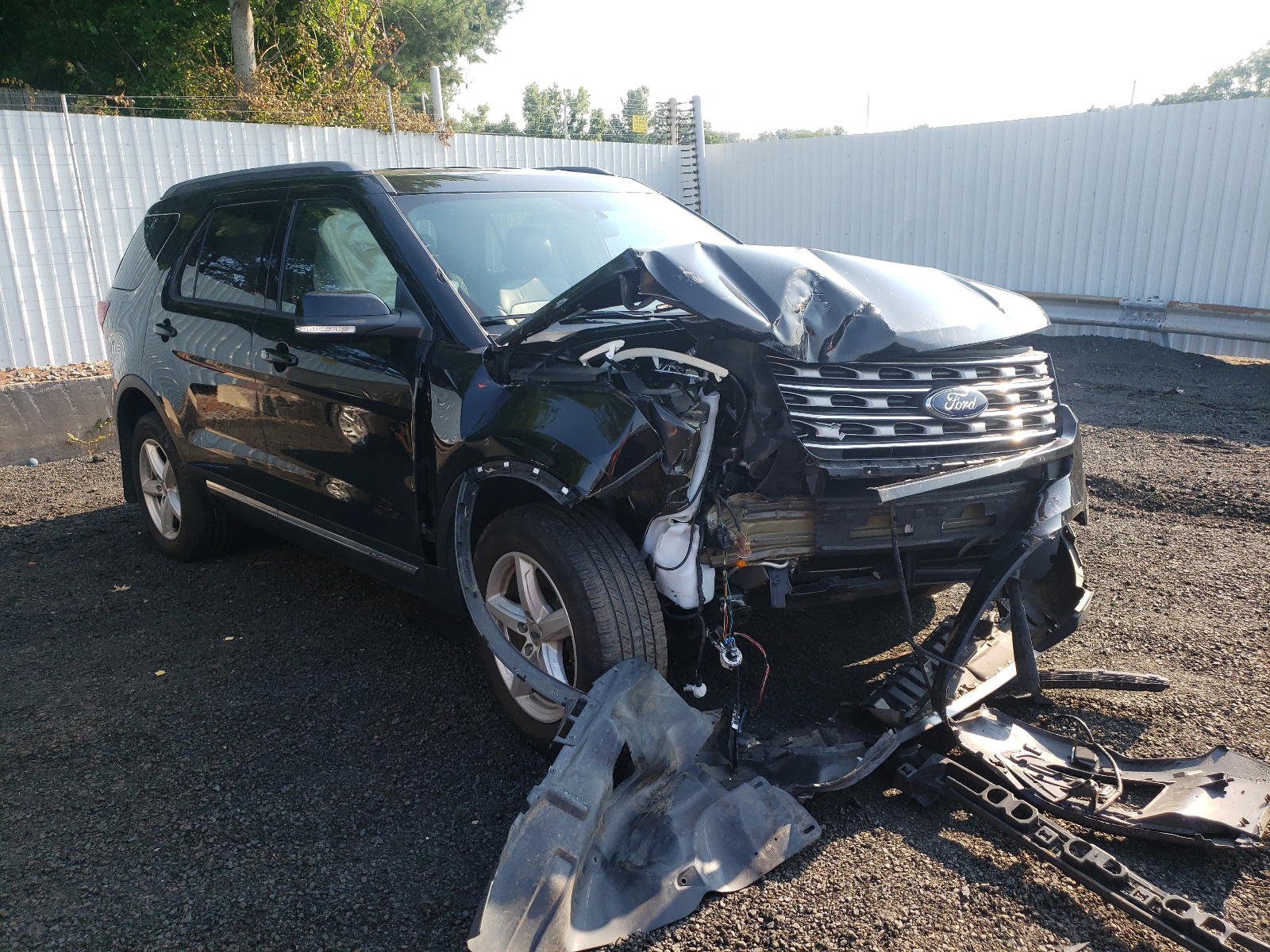 FORD EXPLORER X 2017 with VIN 1FM5K8D82HGC44116 - Photo from auction