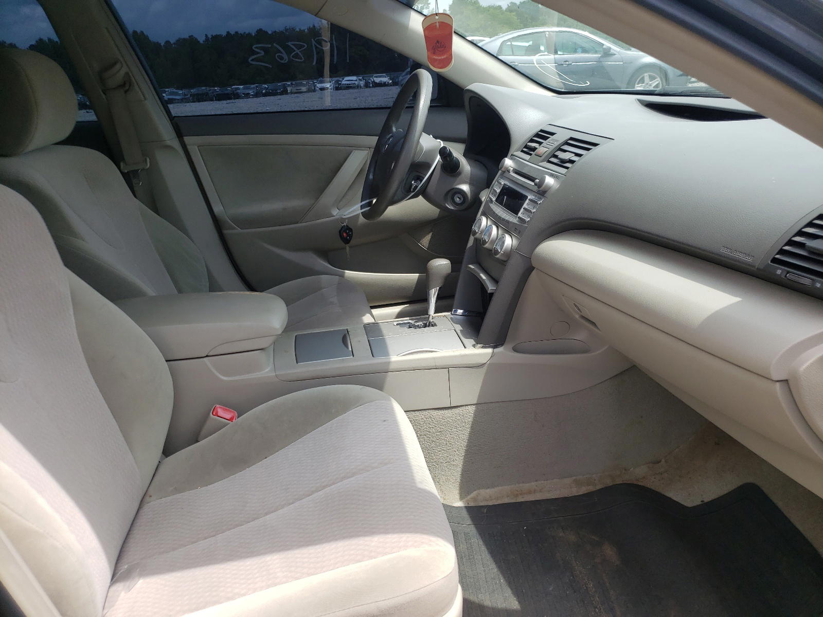 Photo 5 from auction – 2011 TOYOTA CAMRY BASE with VIN 4T1BF3EK3BU618360