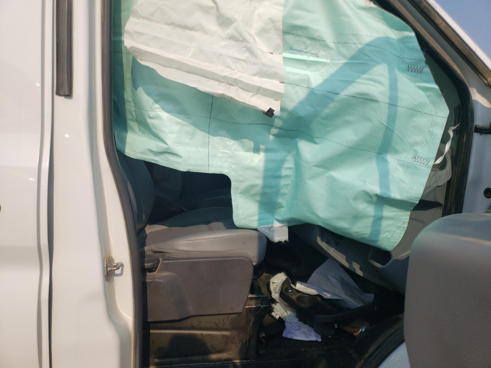 Photo 5 from auction – 2018 FORD TRANSIT T- with VIN 1FTYR2CM7JKA55537