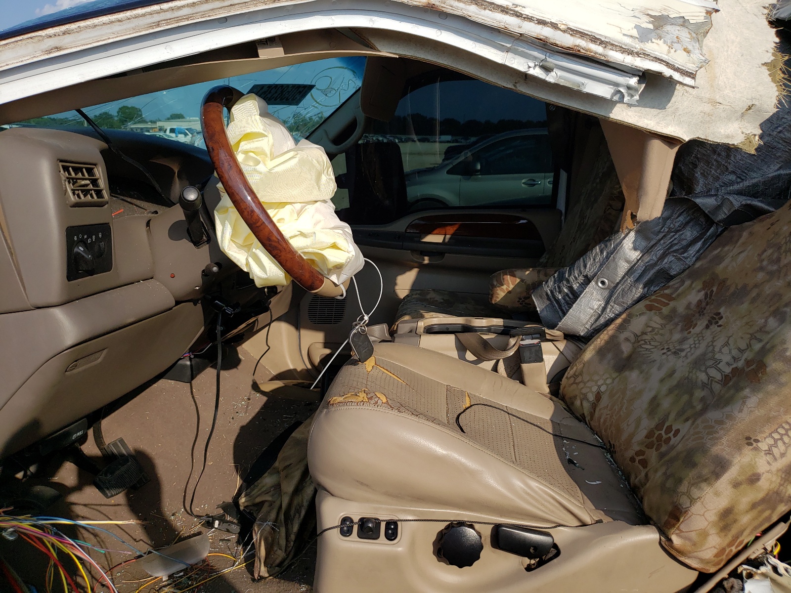 Photo 5 from auction – 2002 FORD F250 SUPER with VIN 1FTNW21F92EC71244