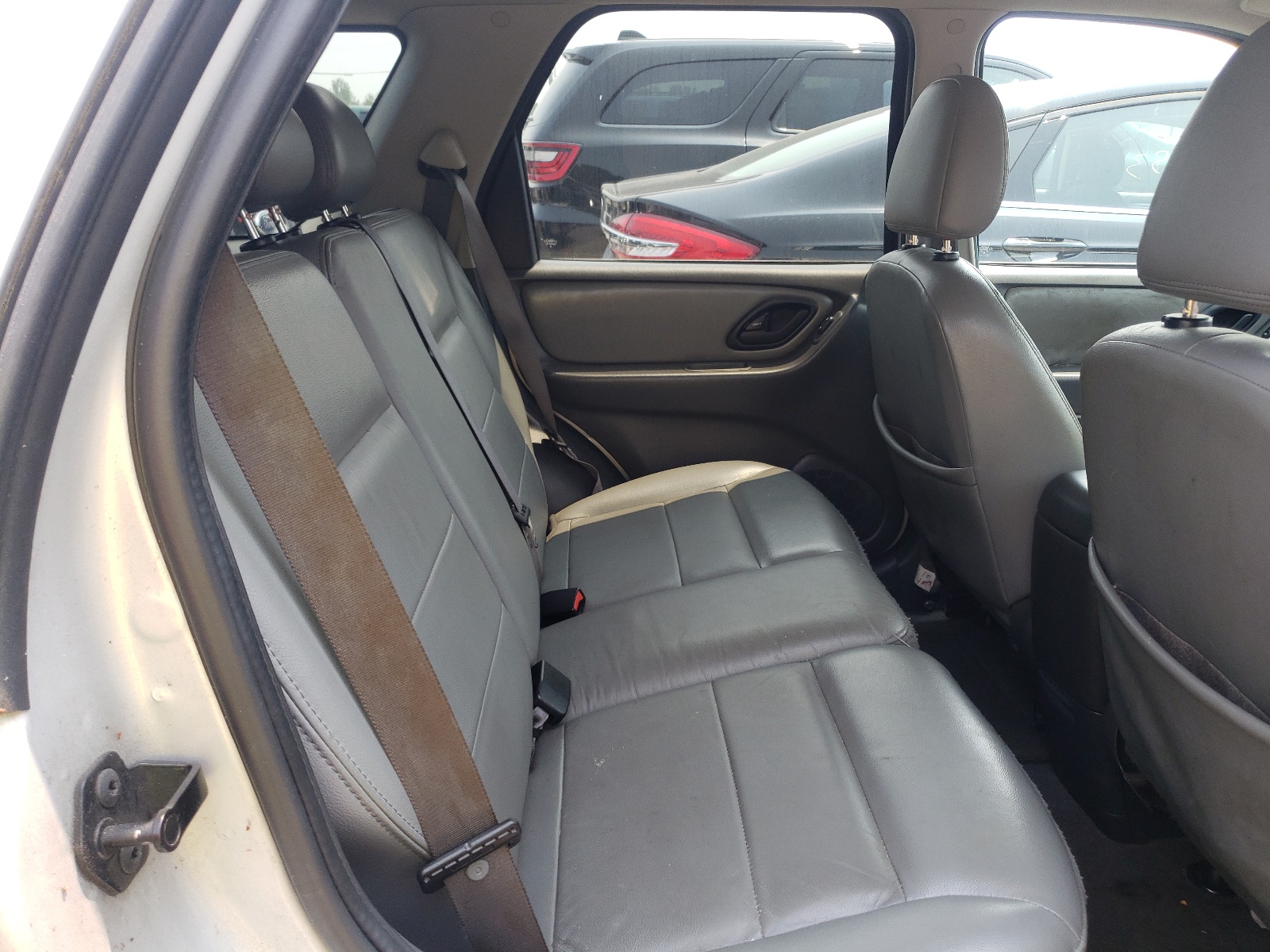 Photo 6 from auction – 2005 FORD ESCAPE XLT with VIN 1FMCU93165KC80203