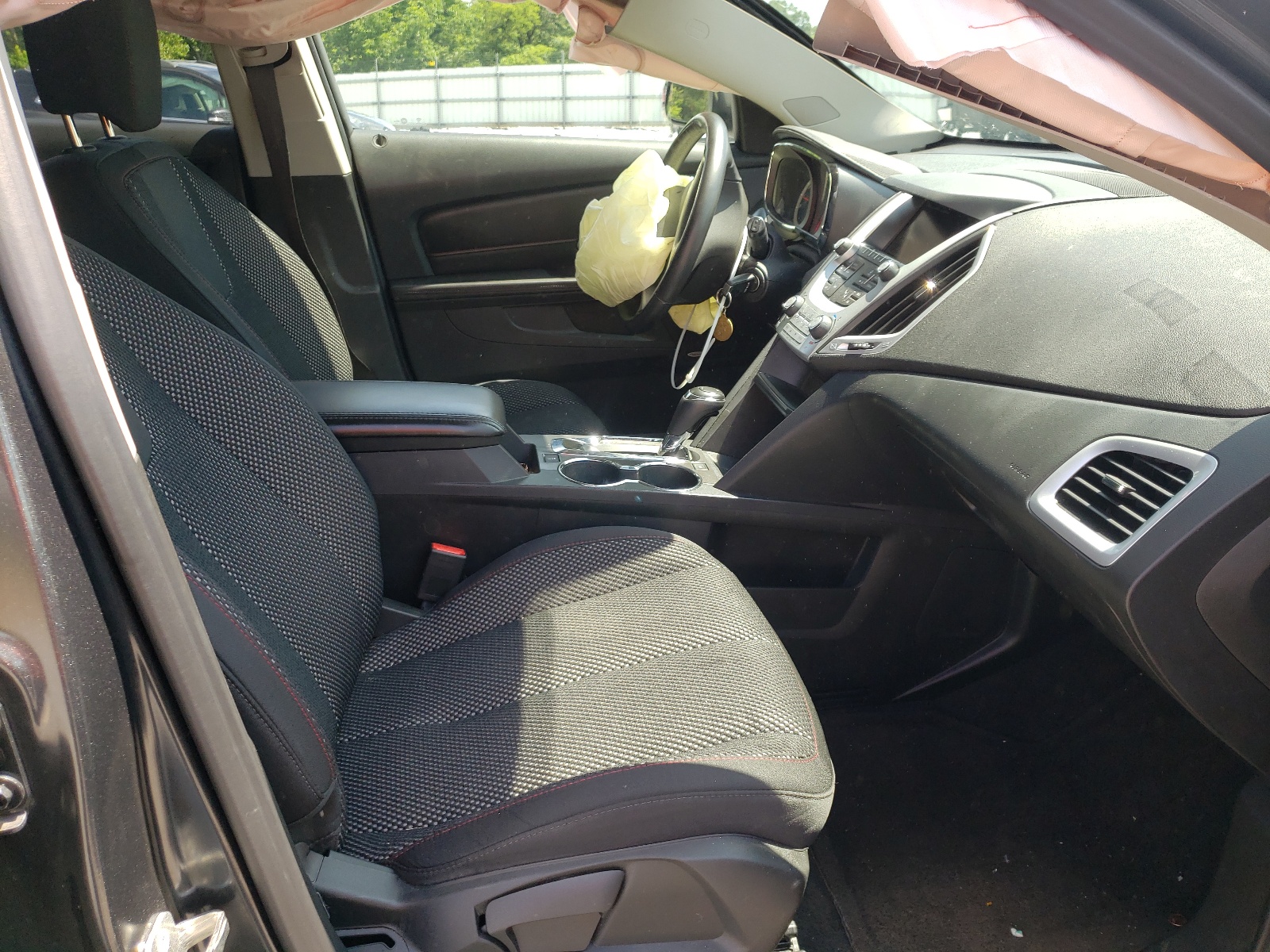 Photo 5 from auction – 2017 GMC TERRAIN SL with VIN 2GKALNEK6H6137924
