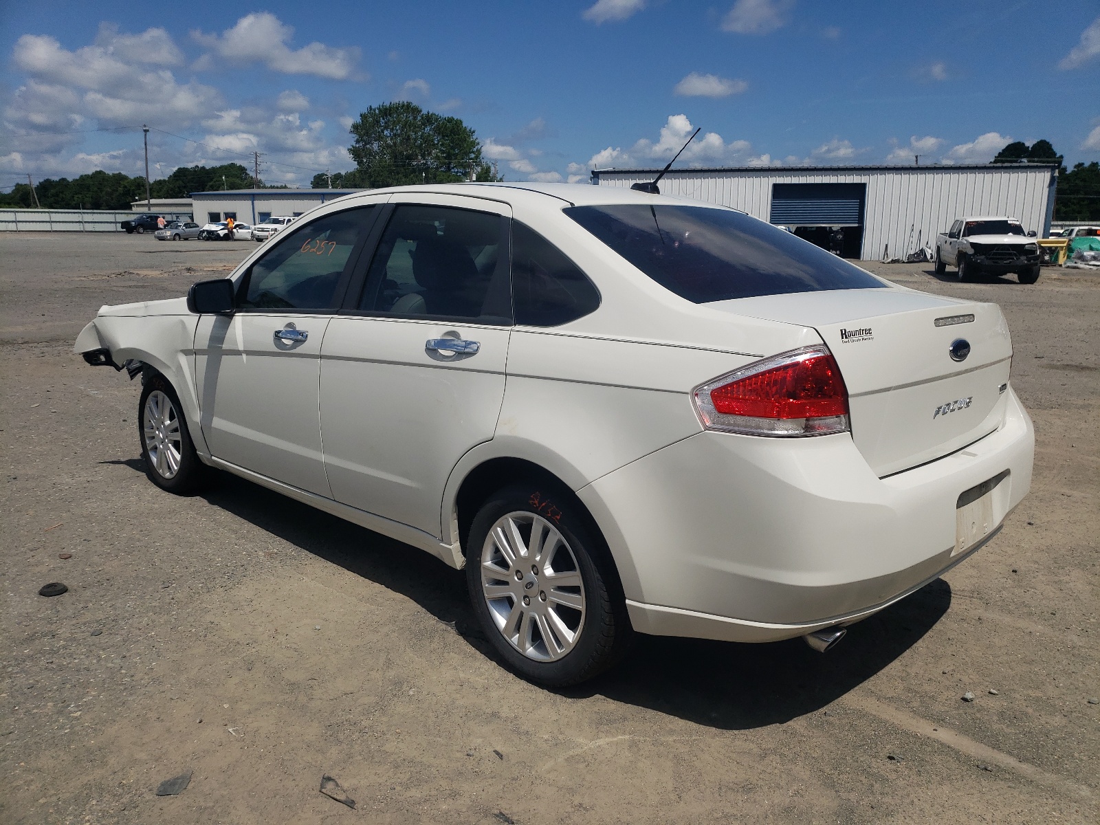 Photo 3 from auction – 2010 FORD FOCUS SEL with VIN 1FAHP3HN7AW163832