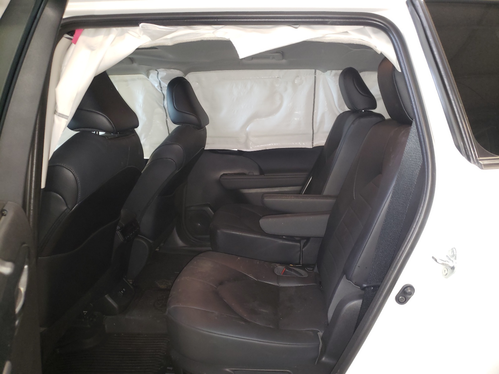 Photo 6 from auction – 2021 TOYOTA HIGHLANDER with VIN 5TDGZRBH1MS066121
