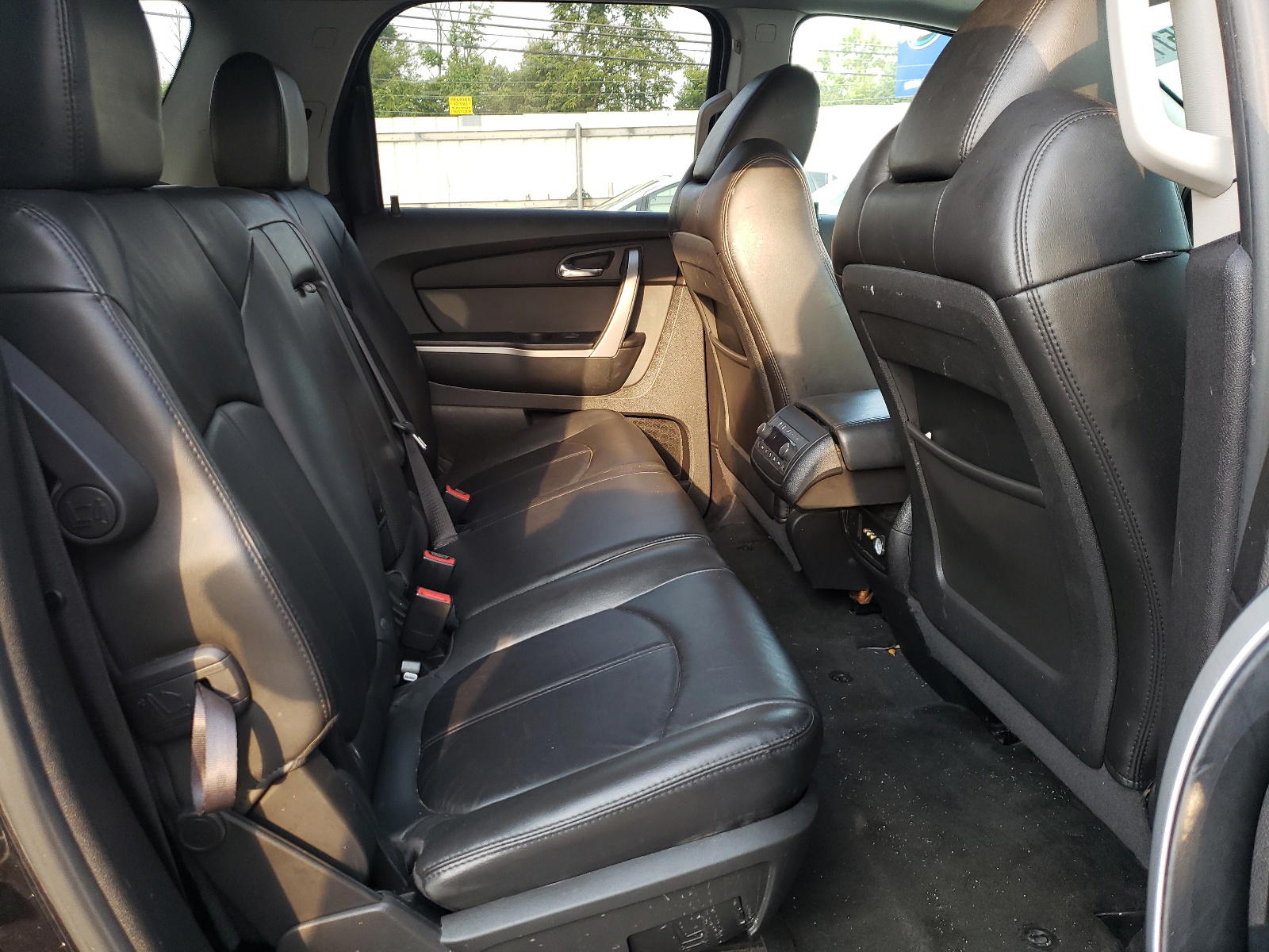 Photo 6 from auction – 2011 GMC ACADIA SLT with VIN 1GKKVRED7BJ242019
