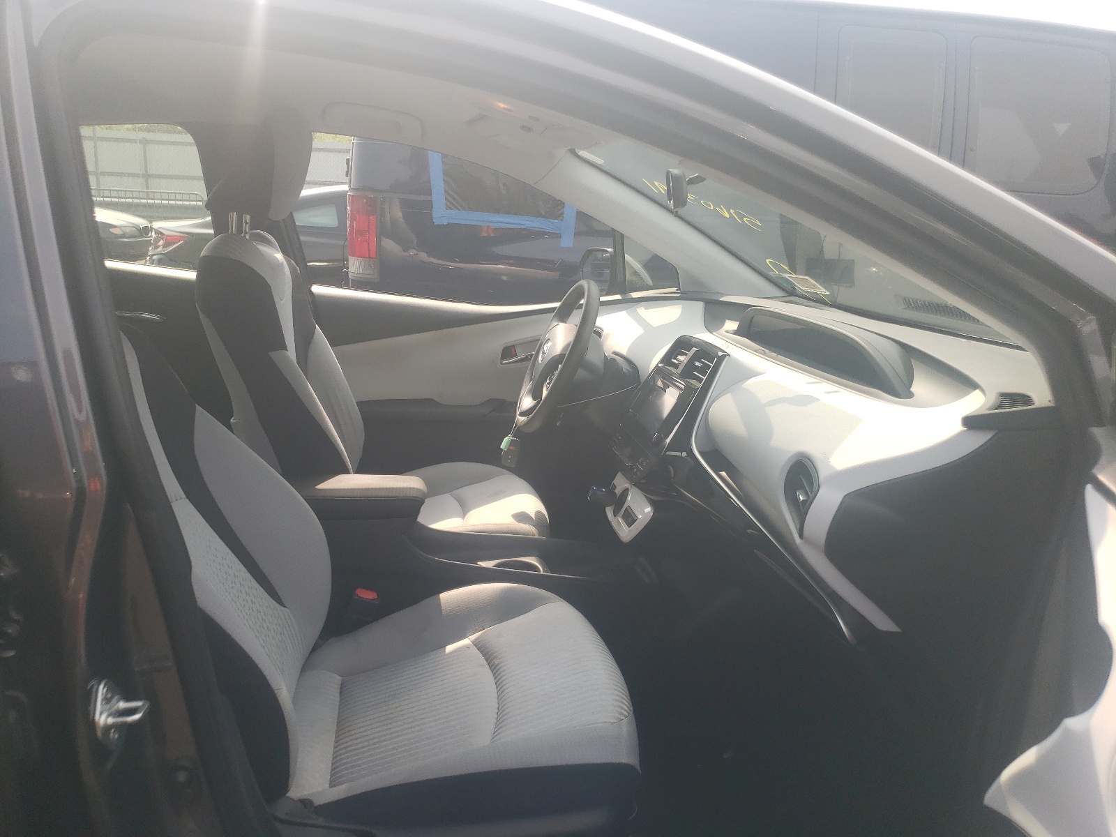 Photo 5 from auction – 2016 TOYOTA PRIUS with VIN JTDKBRFU3G3002089