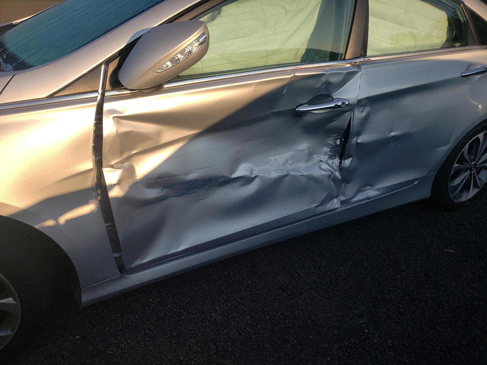 Photo 9 from auction – 2014 HYUNDAI SONATA SE with VIN 5NPEC4AB5EH844596