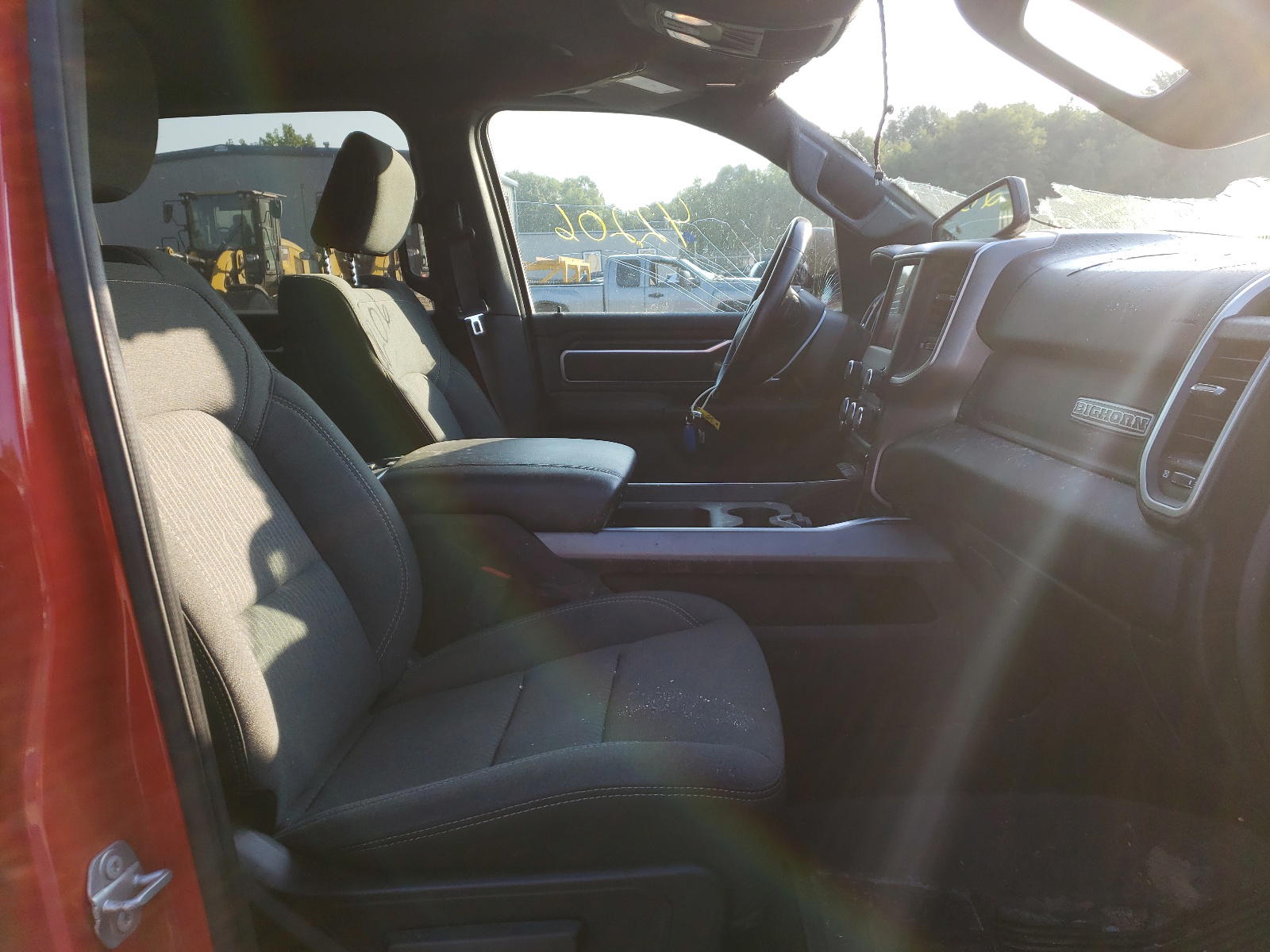 Photo 5 from auction – 2019 RAM 1500 BIG H with VIN 1C6SRFFT6KN593105