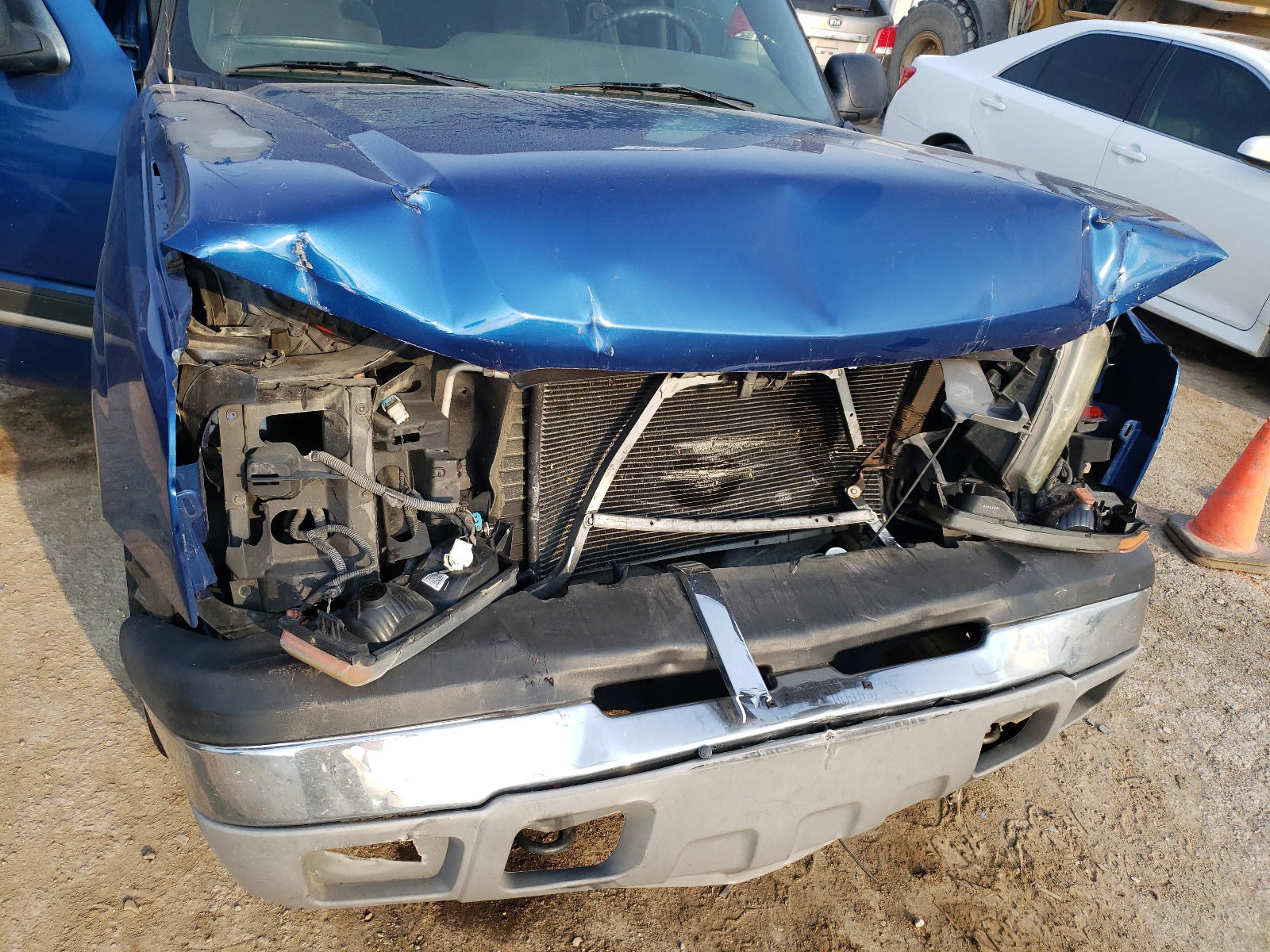 Photo 9 from auction – 2004 CHEVROLET SILVERADO with VIN 2GCEC19V541245095