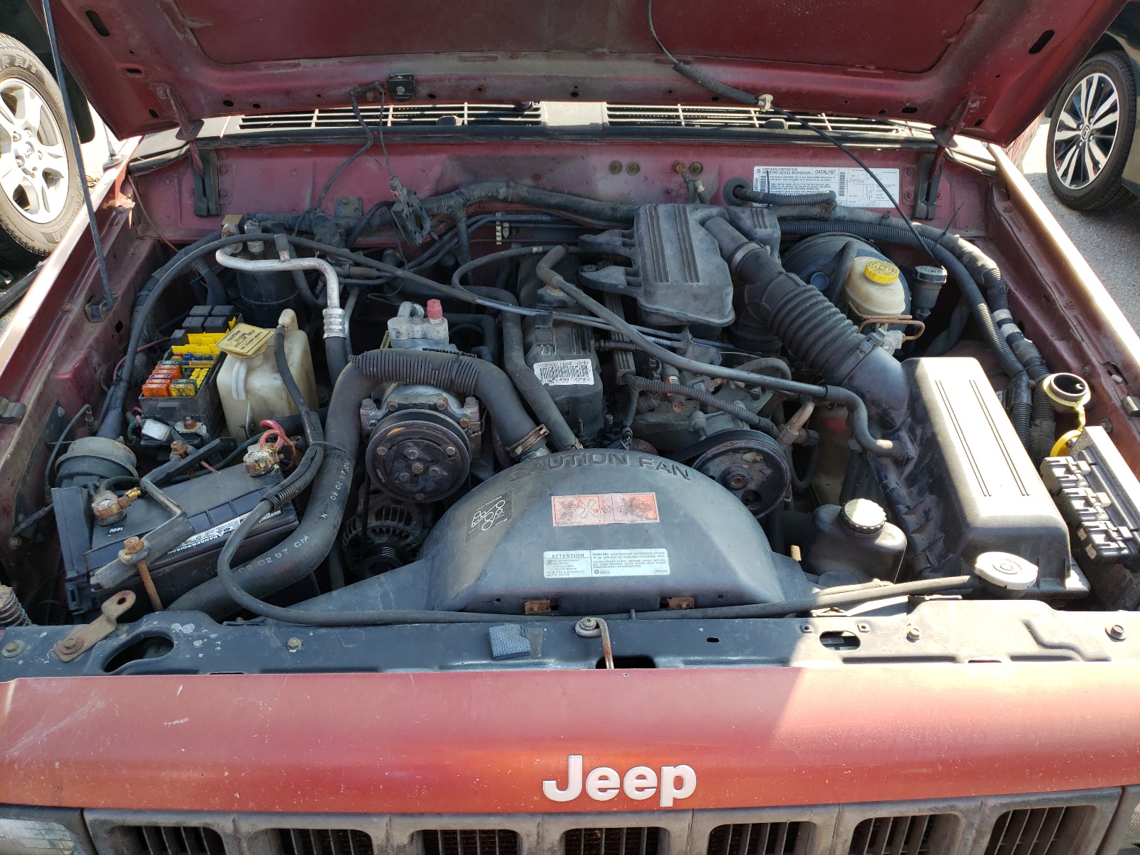 Photo 7 from auction – 1998 JEEP CHEROKEE S with VIN 1J4FJ28P4WL115304