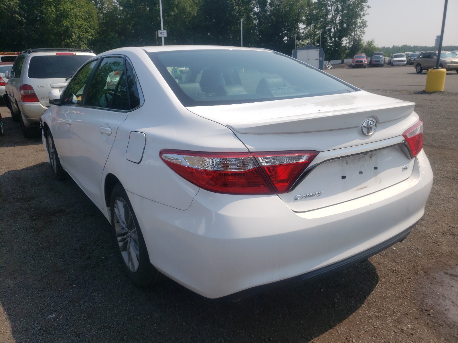 Photo 3 from auction – 2017 TOYOTA CAMRY LE with VIN 4T1BF1FK5HU752136