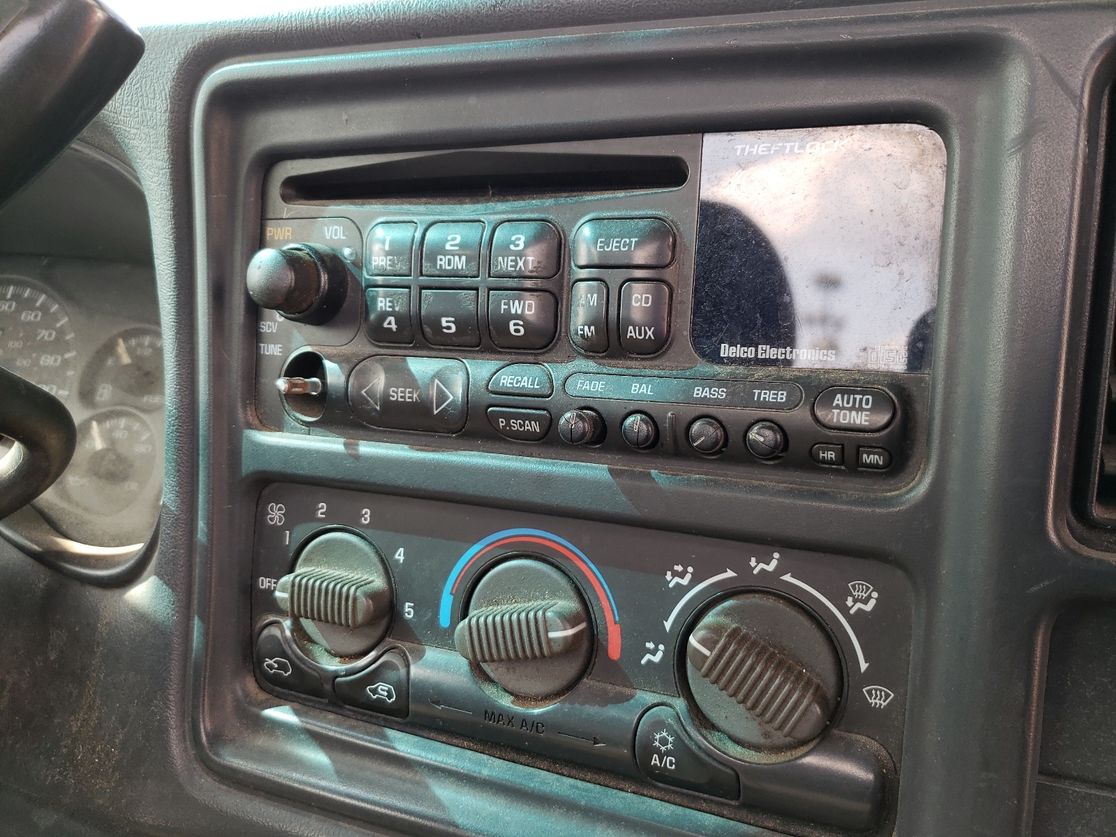 Photo 9 from auction – 2002 CHEVROLET SILVERADO with VIN 1GCGC24U32Z121229