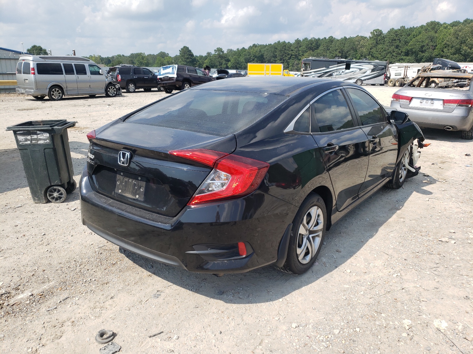 Photo 4 from auction – 2016 HONDA CIVIC LX with VIN 19XFC2F55GE073284