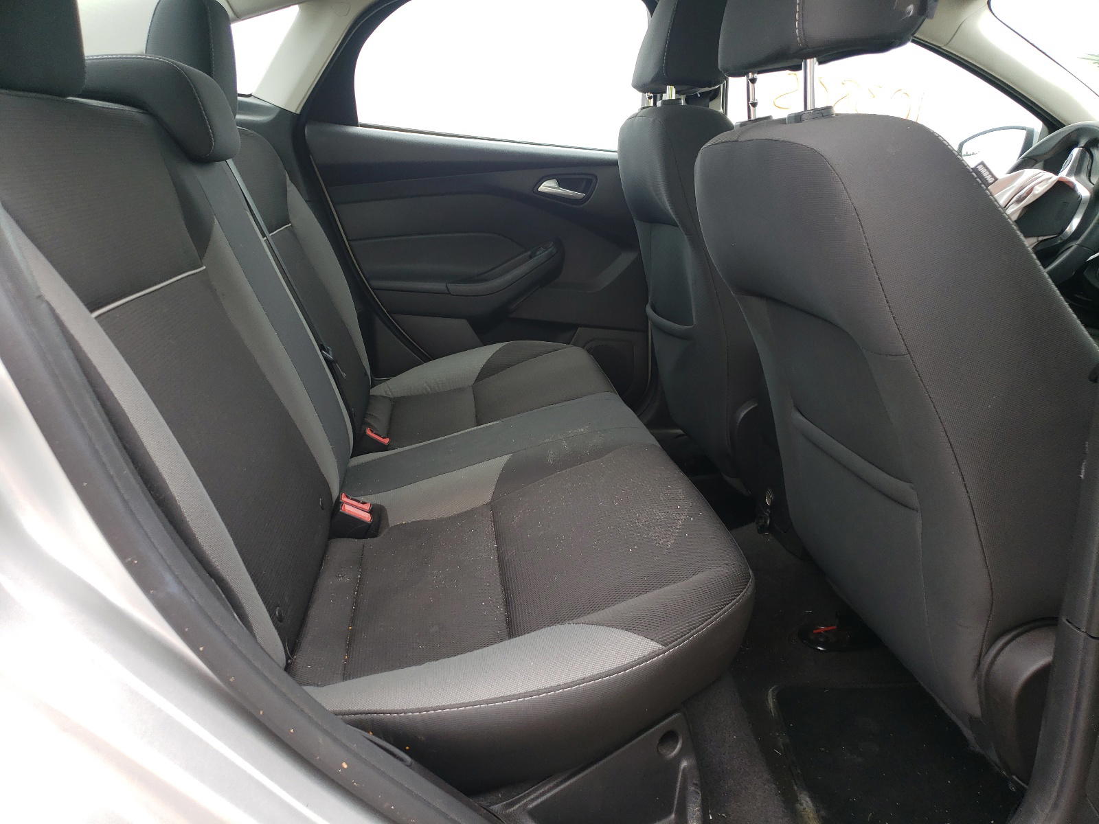 Photo 6 from auction – 2014 FORD FOCUS SE with VIN 1FADP3F28EL434752