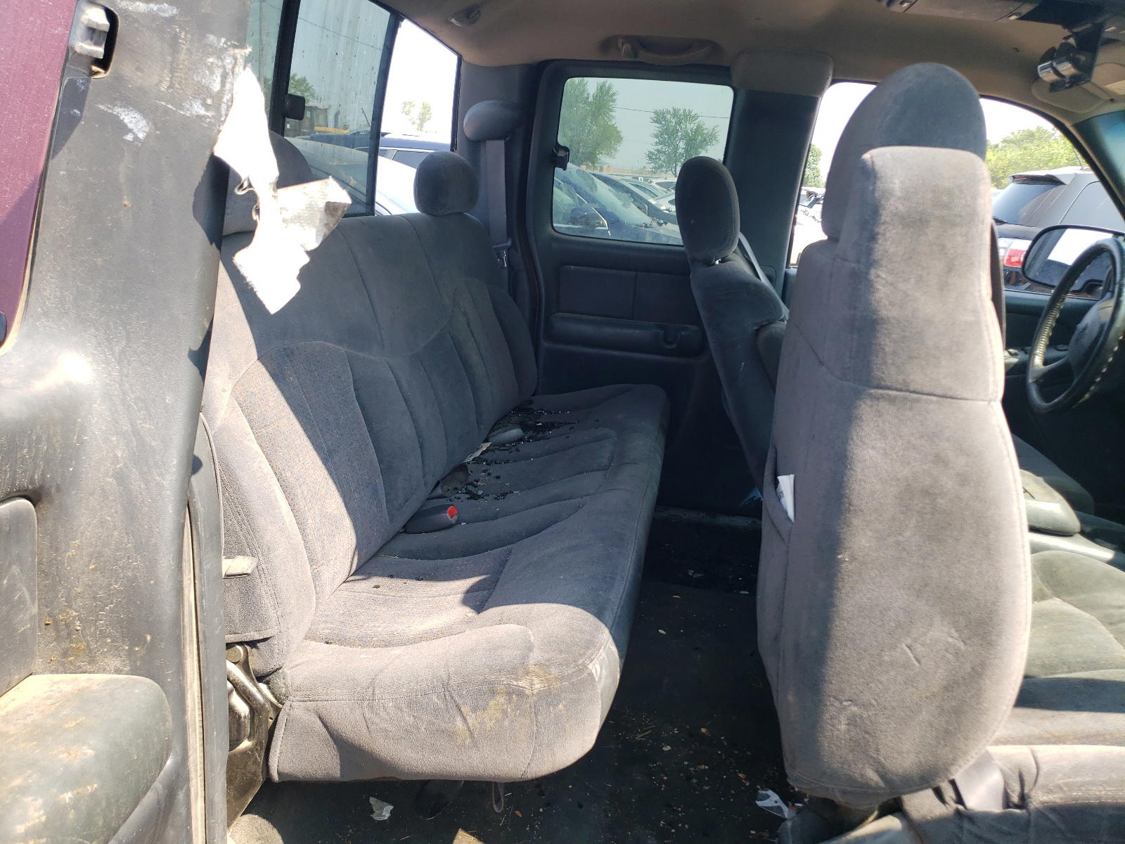 Photo 6 from auction – 2000 CHEVROLET SILVERADO with VIN 2GCEK19T4Y1328864