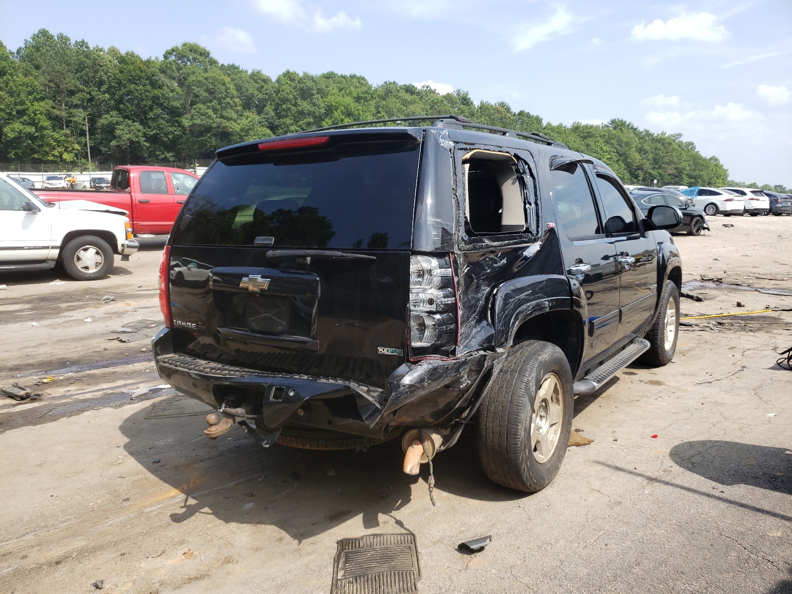 Photo 4 from auction – 2011 CHEVROLET TAHOE C150 with VIN 1GNSCBE00BR103168