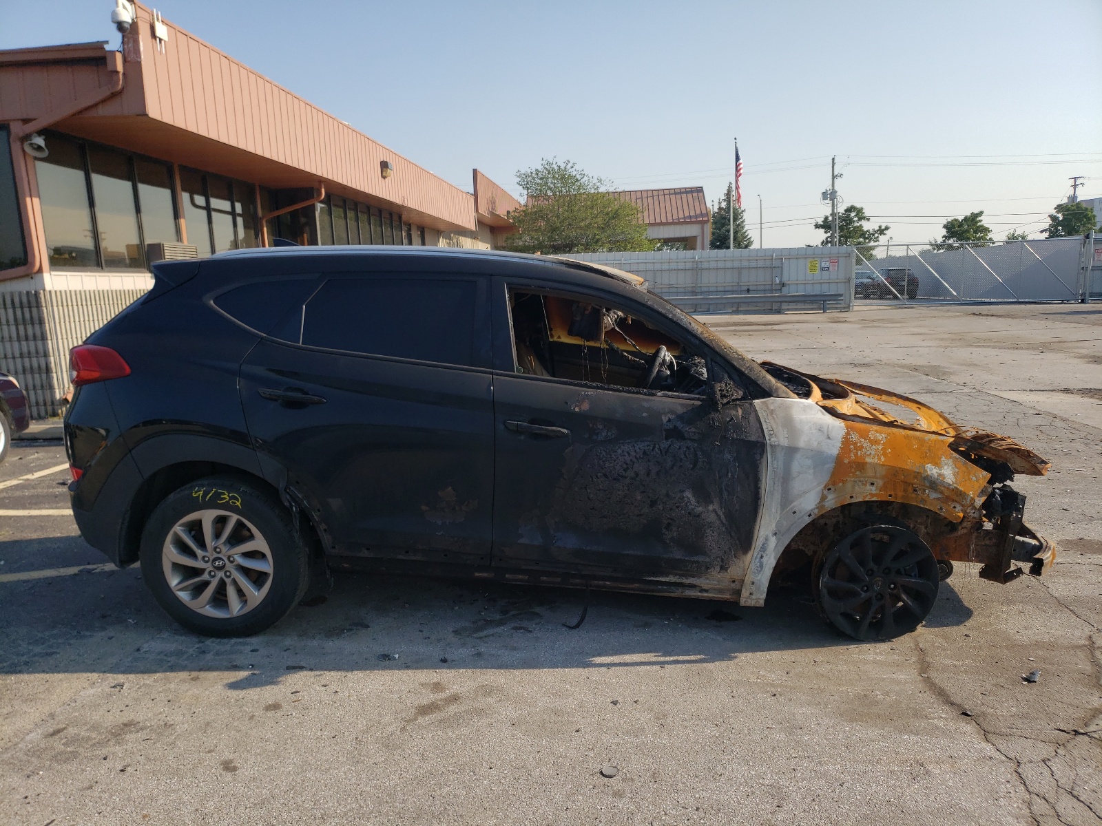 Photo 9 from auction – 2017 HYUNDAI TUCSON LIM with VIN KM8J3CA41HU557580