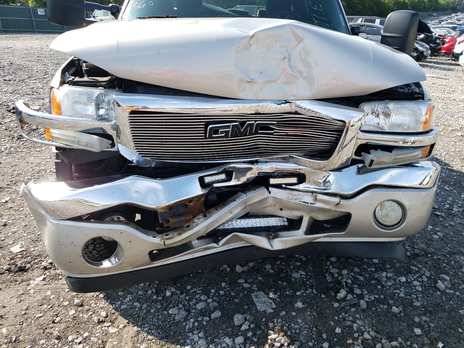 Photo 9 from auction – 2005 GMC NEW SIERRA with VIN 2GTEK13T151188275