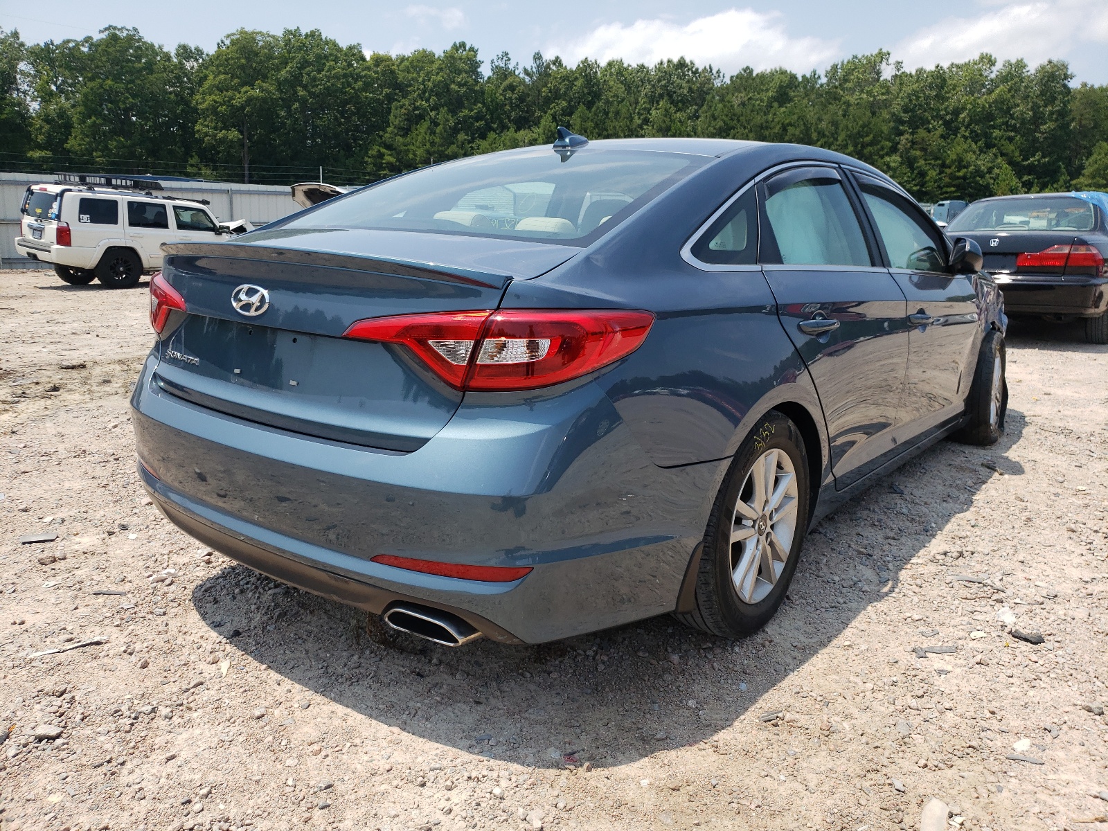Photo 4 from auction – 2015 HYUNDAI SONATA SE with VIN 5NPE24AF2FH228345