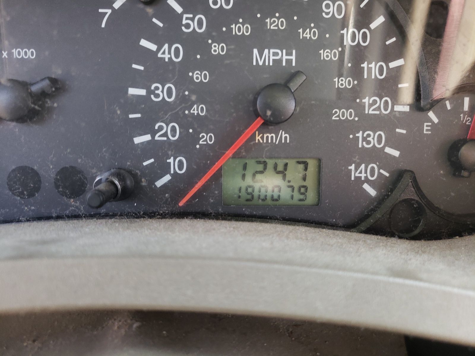 Photo 8 from auction – 2007 FORD FOCUS ZX4 with VIN 1FAFP34N87W242495