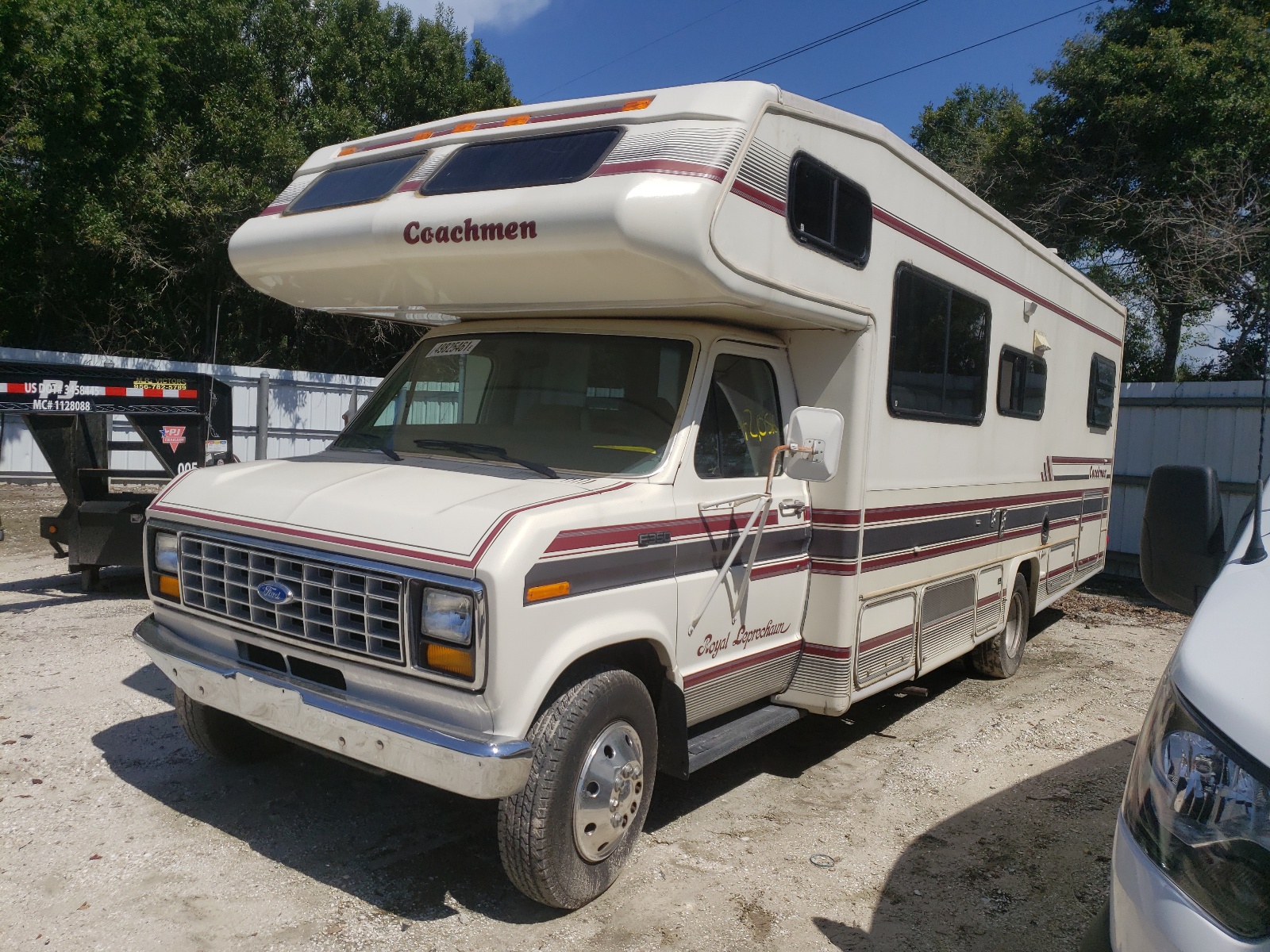 Photo 2 from auction – 1991 FORD ECONOLINE with VIN 1FDKE30M3MHA92027
