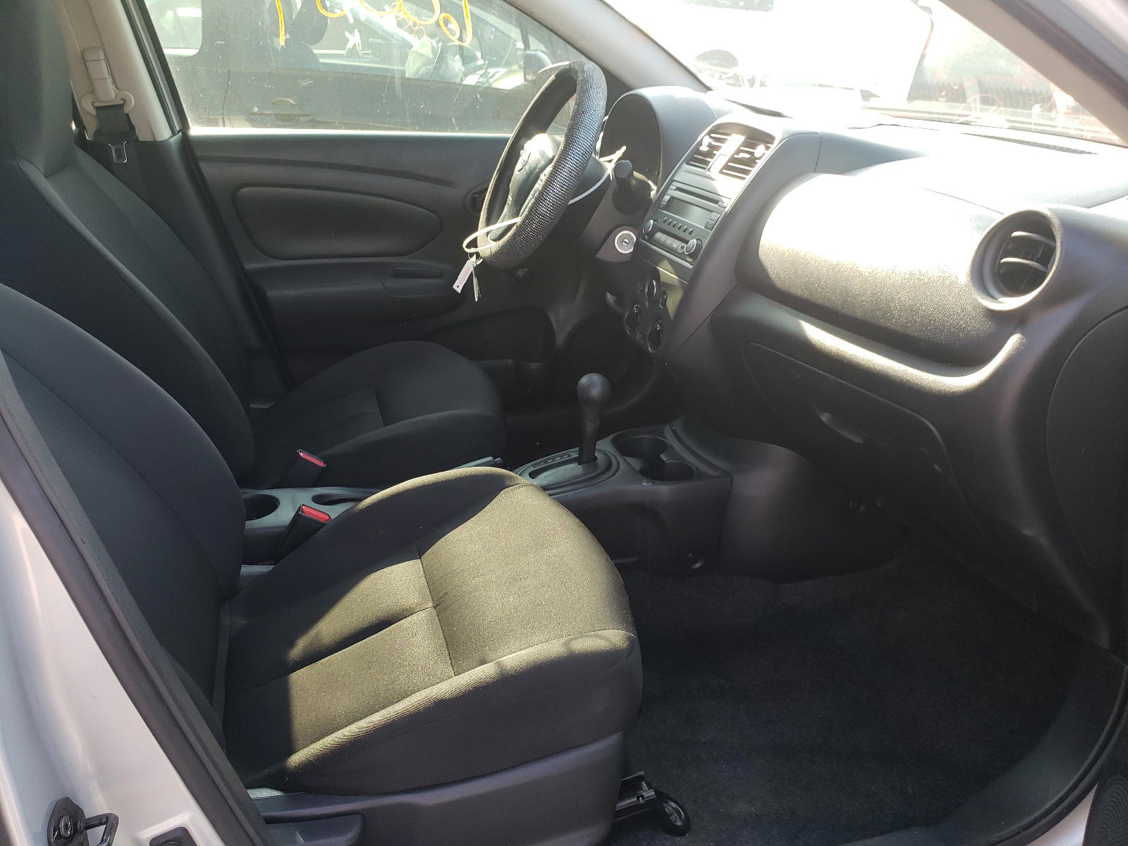 Photo 5 from auction – 2016 NISSAN VERSA S with VIN 3N1CN7AP8GL835167