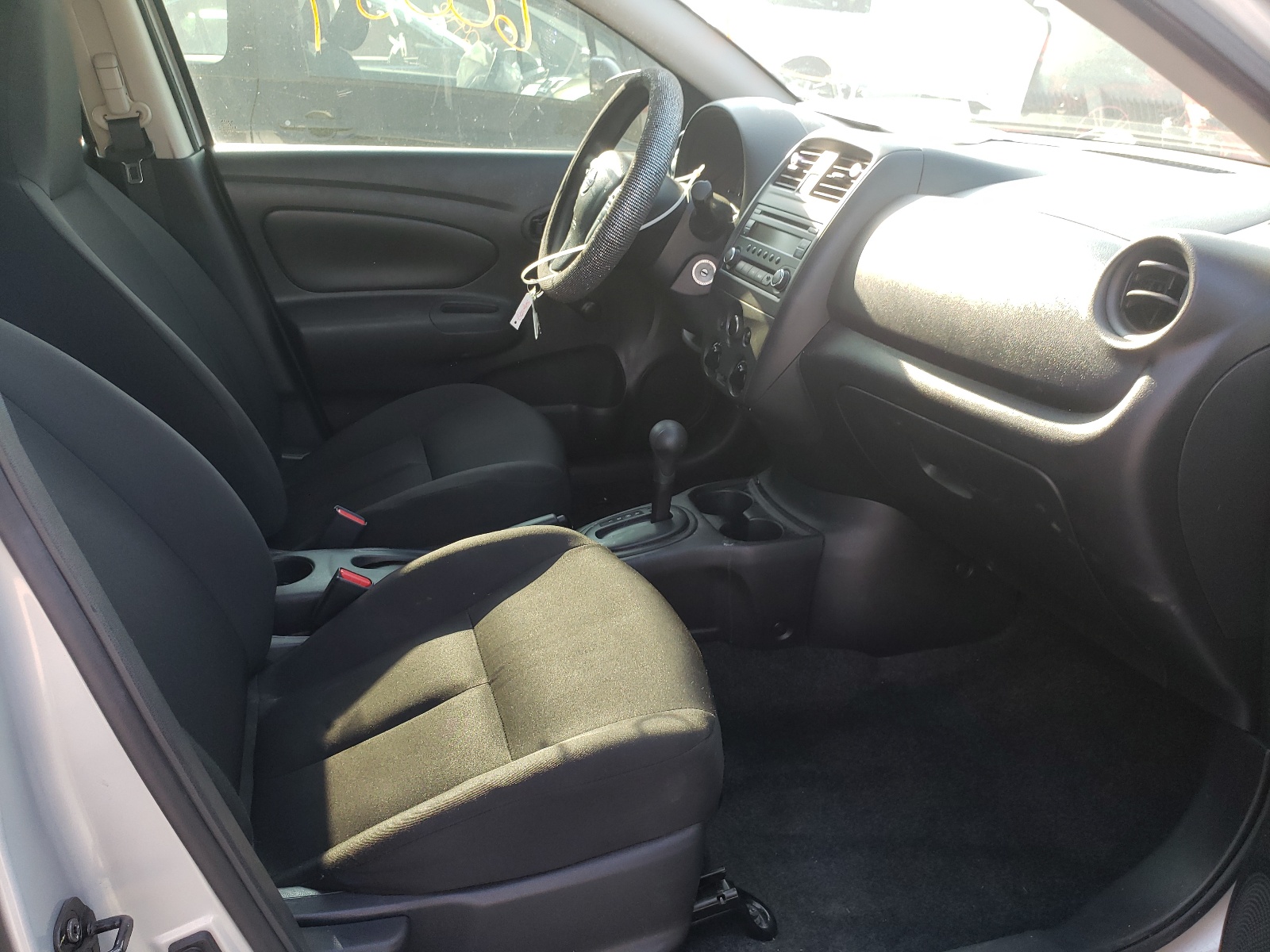 Zdjęcie 5 z aukcji – 2016 NISSAN VERSA S z VIN 3N1CN7AP8GL835167