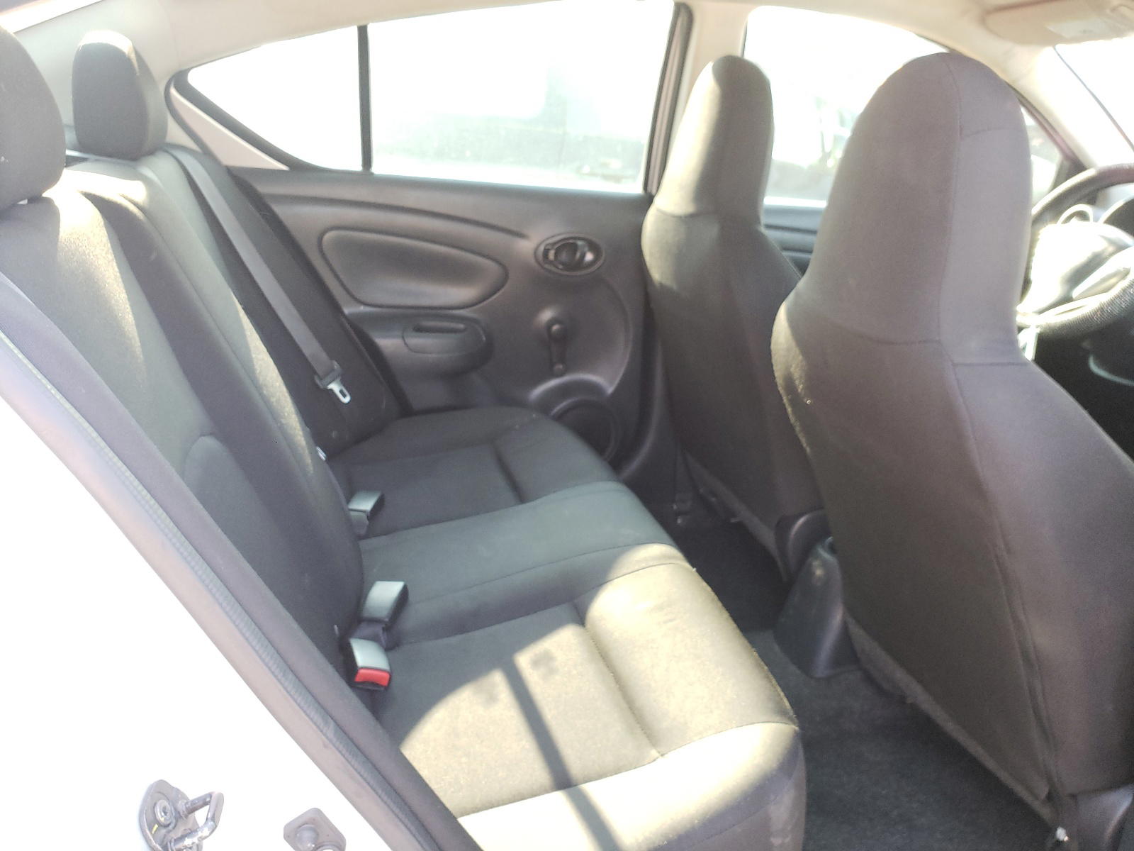 Photo 6 from auction – 2016 NISSAN VERSA S with VIN 3N1CN7AP8GL835167