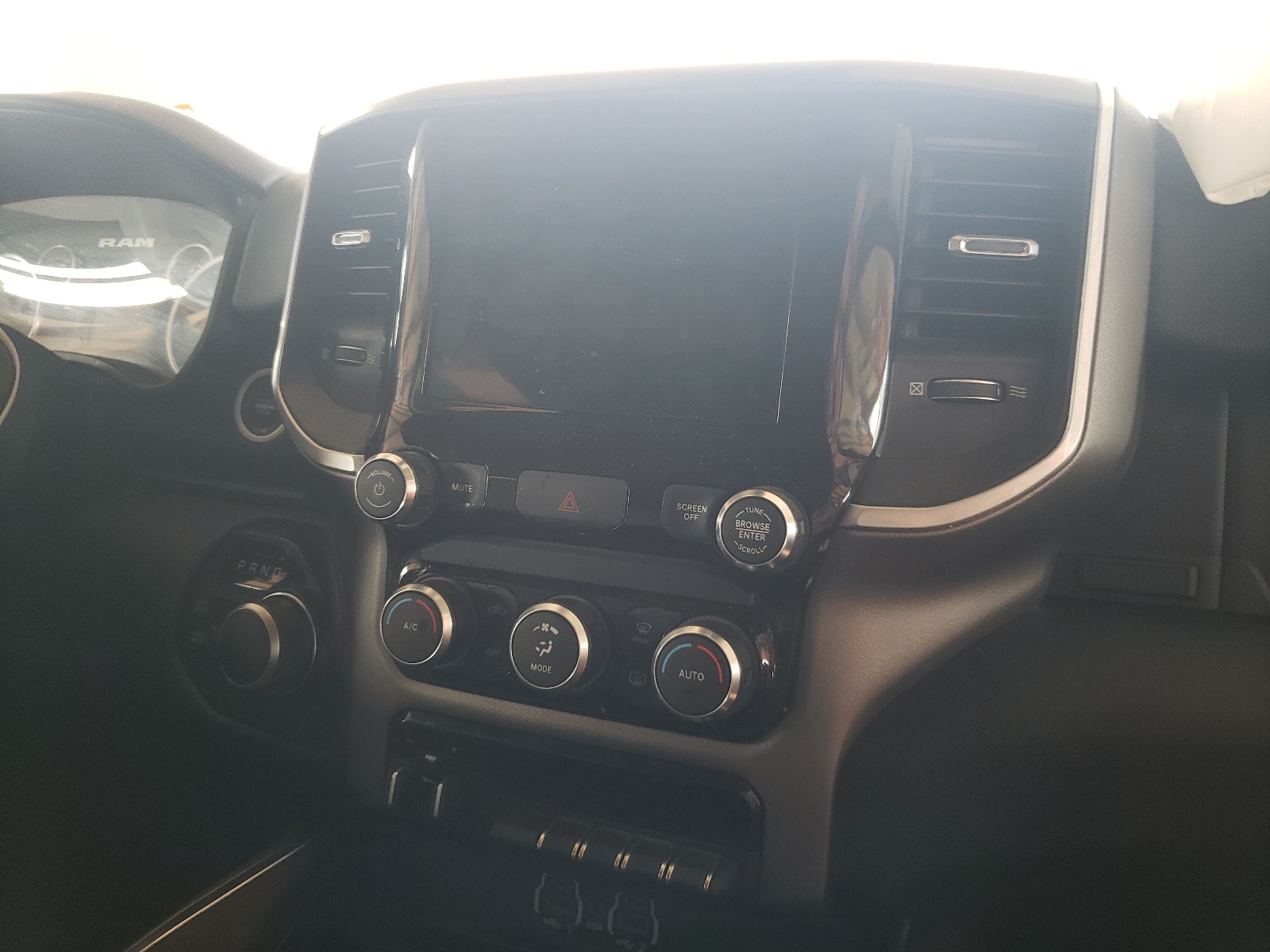 Photo 9 from auction – 2020 RAM 1500 BIG H with VIN 1C6SRFFT7LN116961