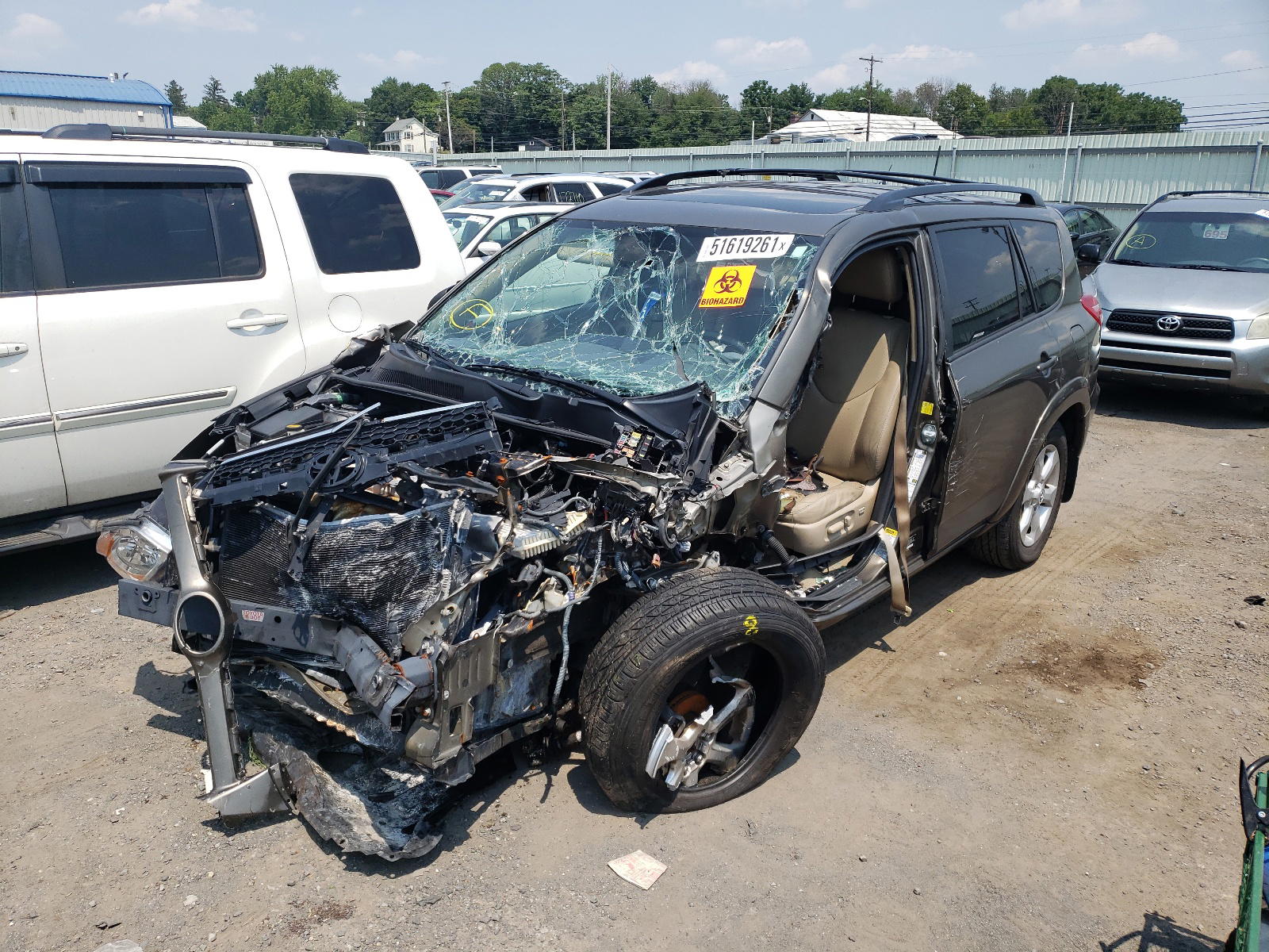 Photo 2 from auction – 2011 TOYOTA RAV4 LIMIT with VIN 2T3DF4DV2BW103075