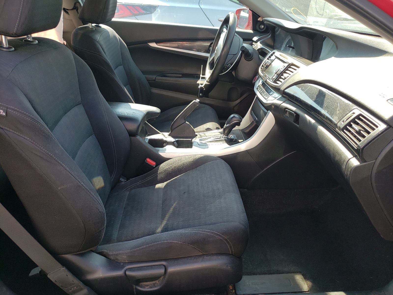 Photo 5 from auction – 2015 HONDA ACCORD EX with VIN 1HGCT1B77FA009240