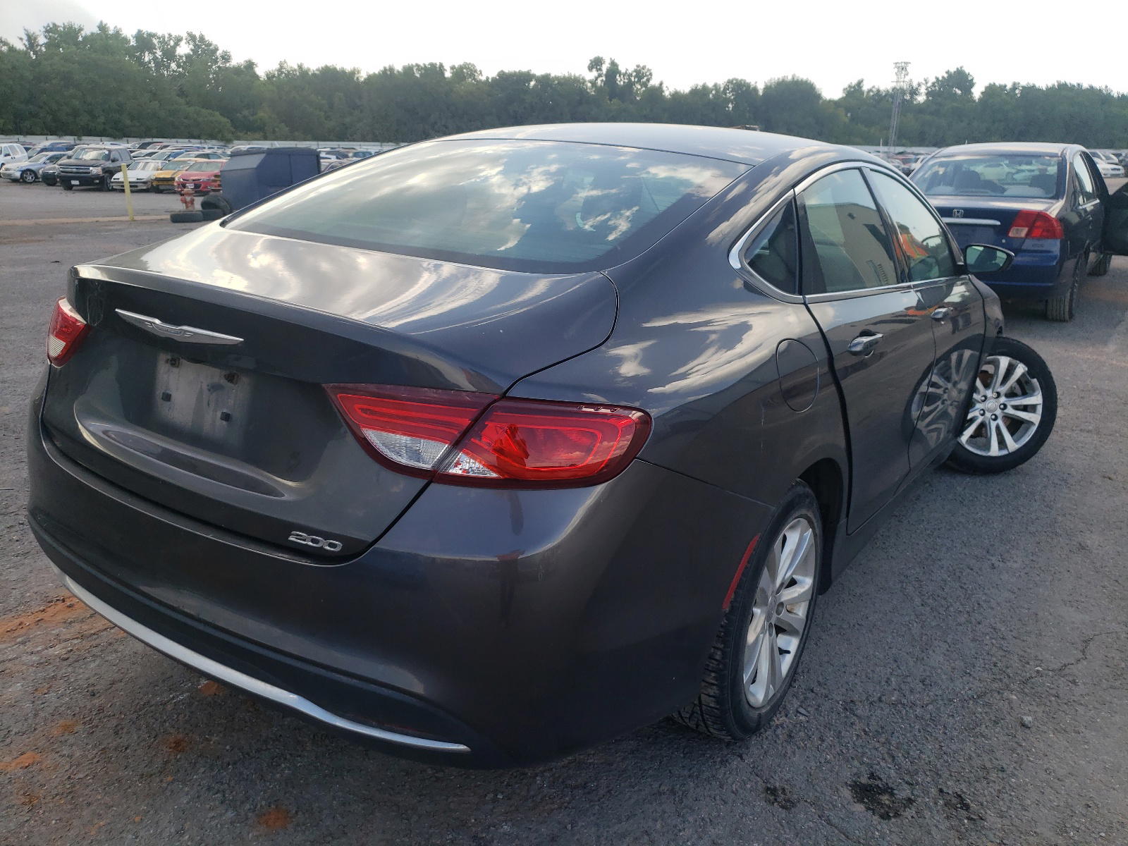 Photo 4 from auction – 2016 CHRYSLER 200 LIMITE with VIN 1C3CCCAB1GN120784