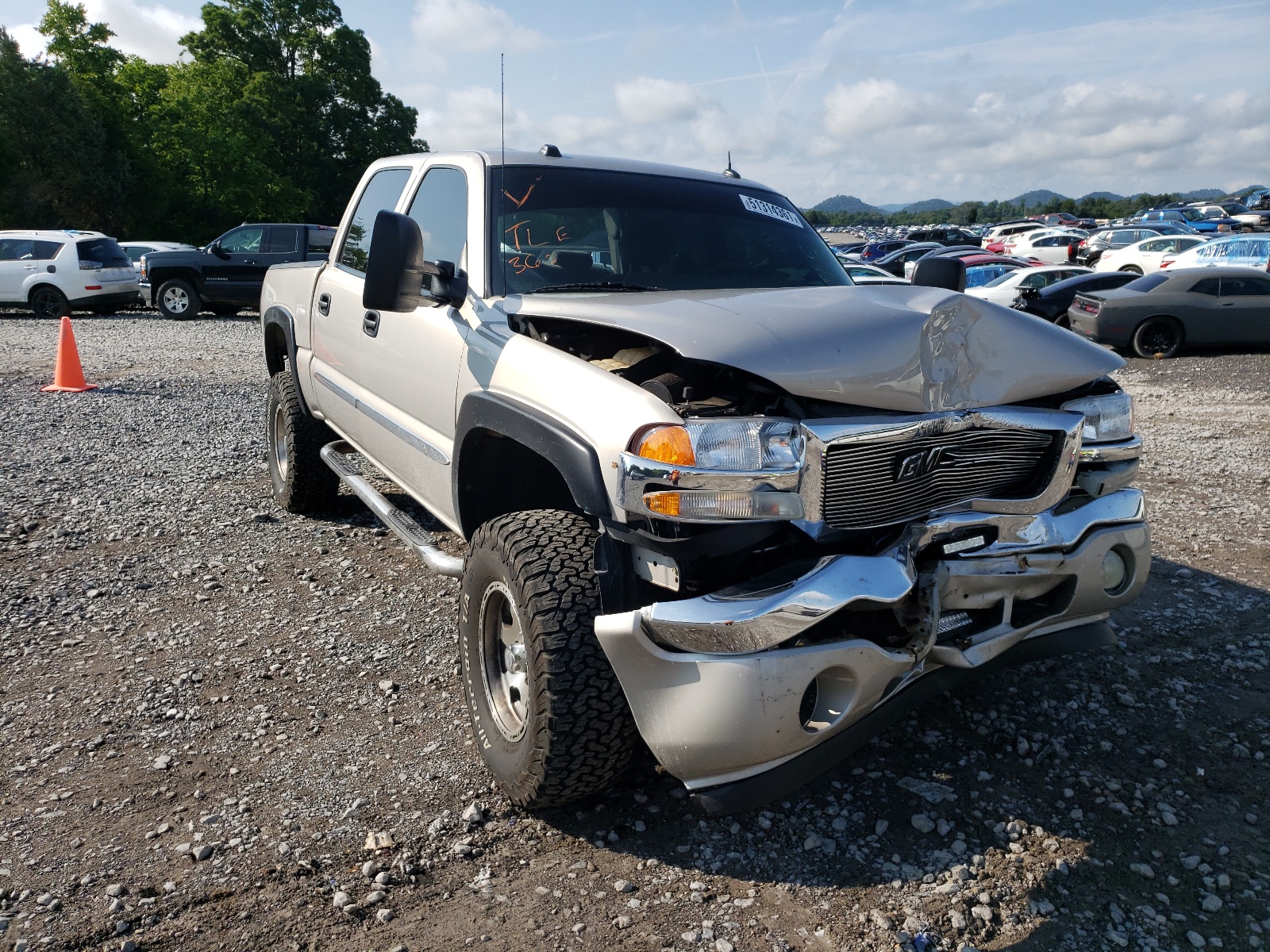 GMC NEW SIERRA 2005 with VIN 2GTEK13T151188275 - Photo from auction