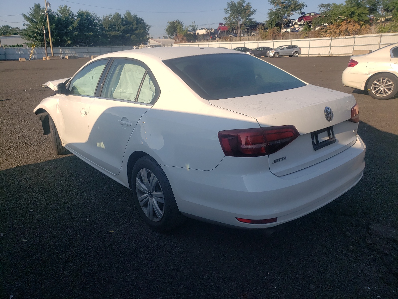 Photo 3 from auction – 2017 VOLKSWAGEN JETTA S with VIN 3VW2B7AJ7HM375702