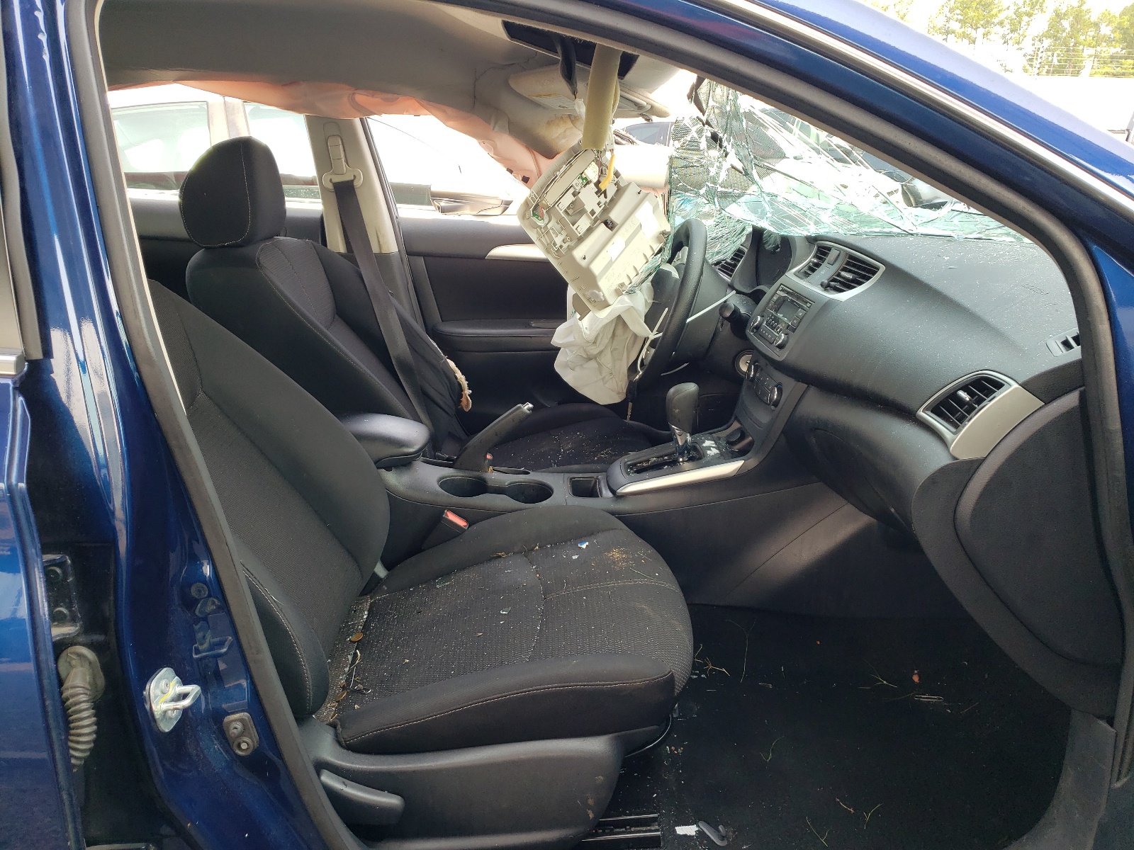 Photo 5 from auction – 2017 NISSAN SENTRA S with VIN 3N1AB7AP7HY261584