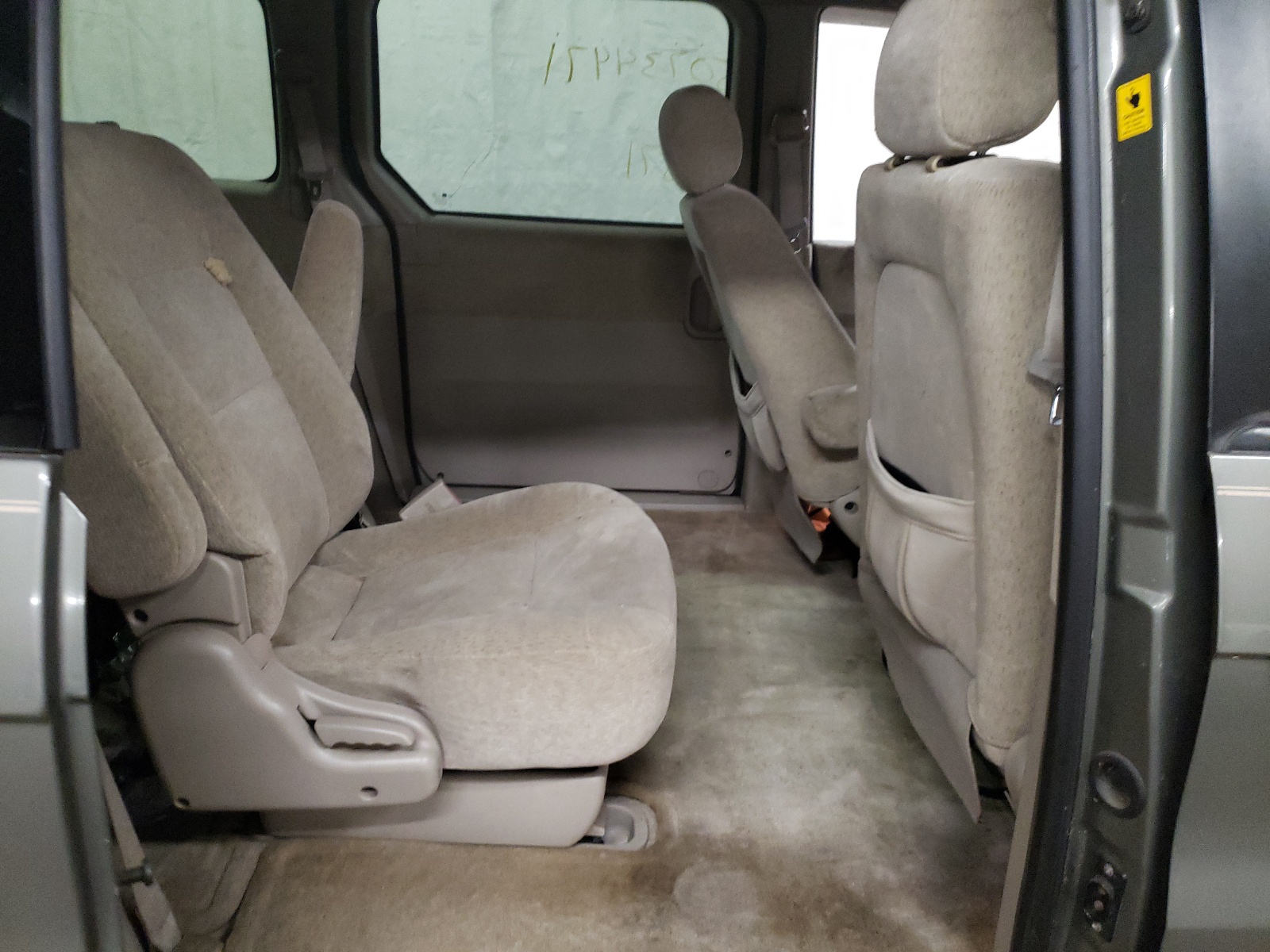 Photo 6 from auction – 2005 KIA SEDONA EX with VIN KNDUP131X56663328