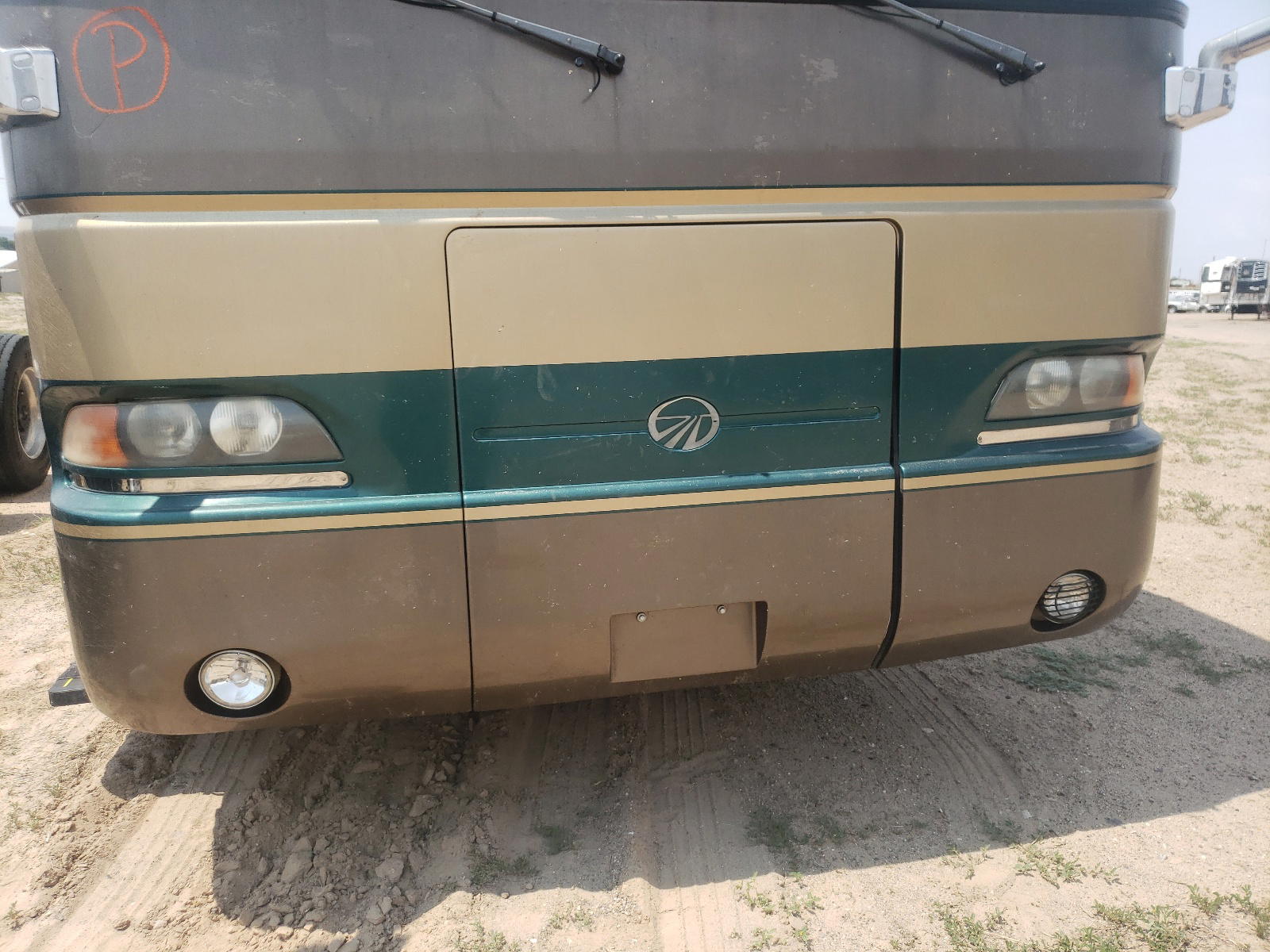 Photo 7 from auction – 2003 MONA MOTORHOME with VIN 1RF13561031023939