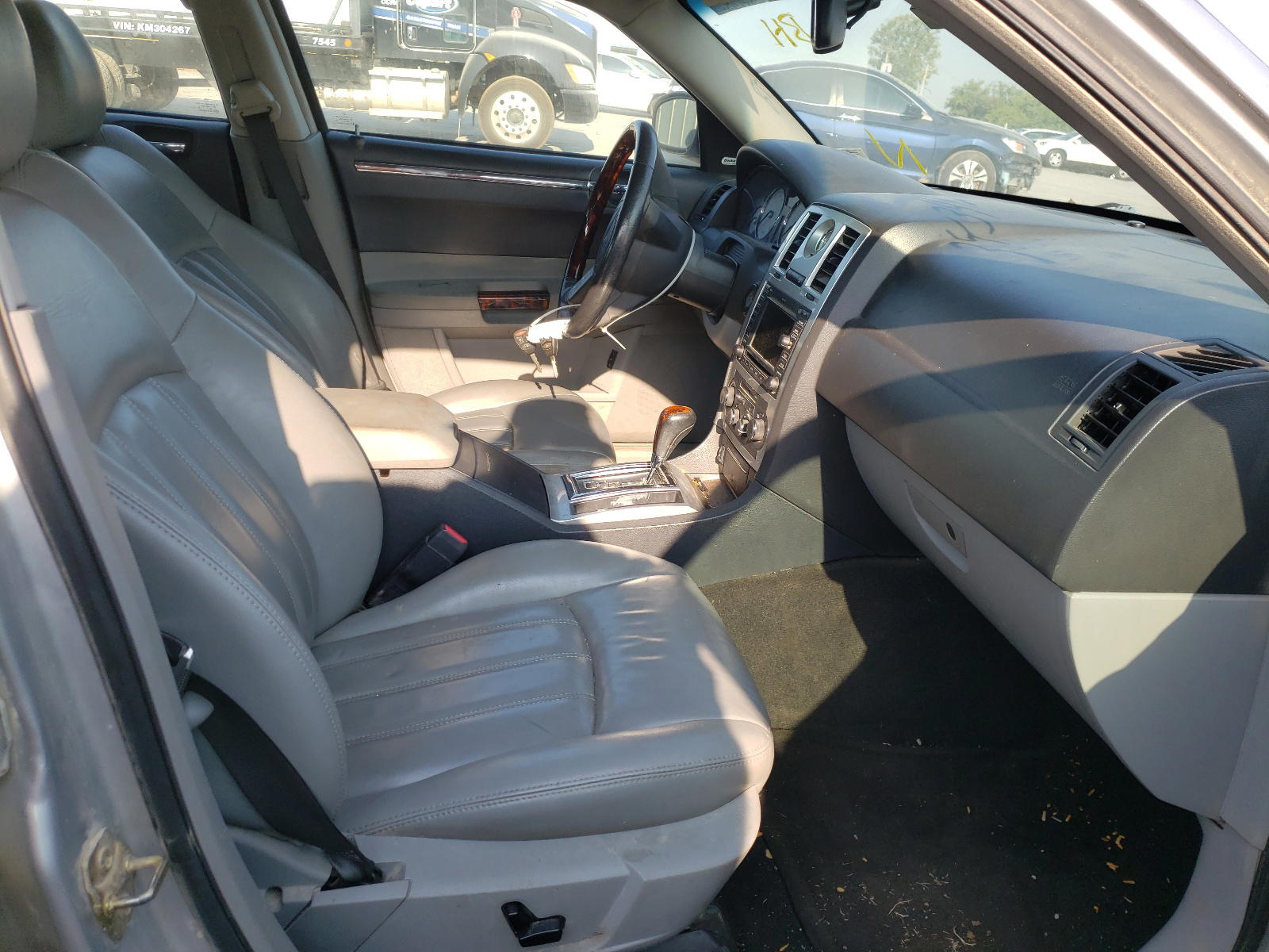 Photo 5 from auction – 2006 CHRYSLER 300C with VIN 2C3KA63H06H343412