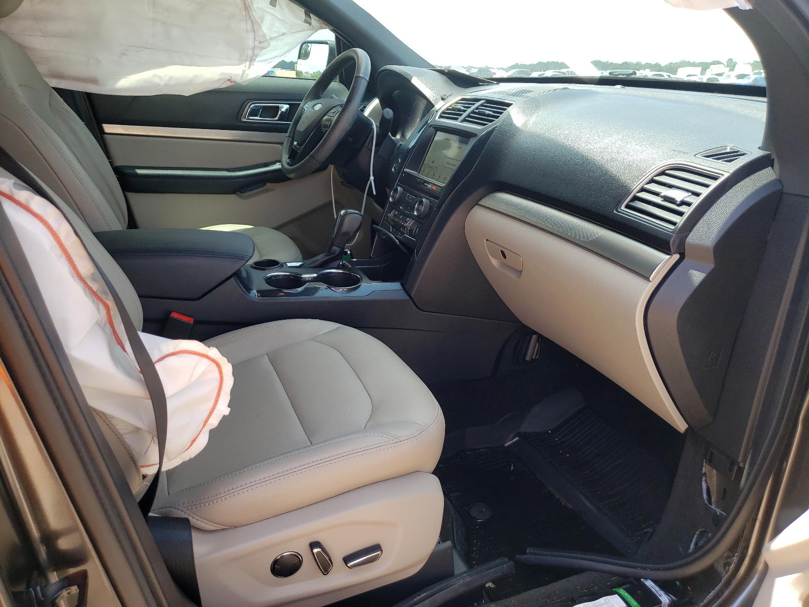 Photo 5 from auction – 2018 FORD EXPLORER X with VIN 1FM5K7D87JGC11547