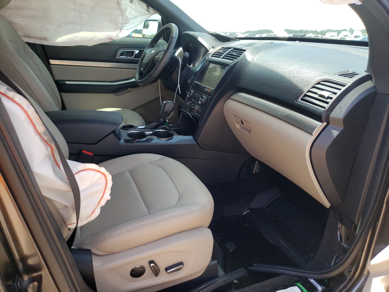 Фото 5 с аукциона – 2018 FORD EXPLORER X с VIN 1FM5K7D87JGC11547