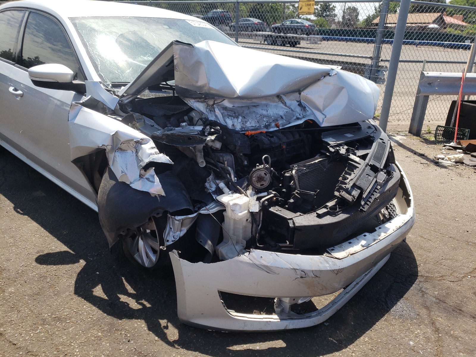 Photo 9 from auction – 2013 VOLKSWAGEN PASSAT S with VIN 1VWAH7A33DC027094