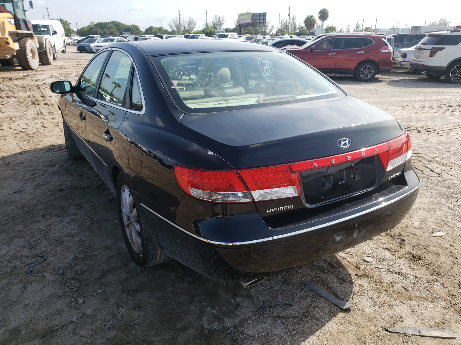 Photo 3 from auction – 2007 HYUNDAI AZERA SE with VIN KMHFC46F67A148819