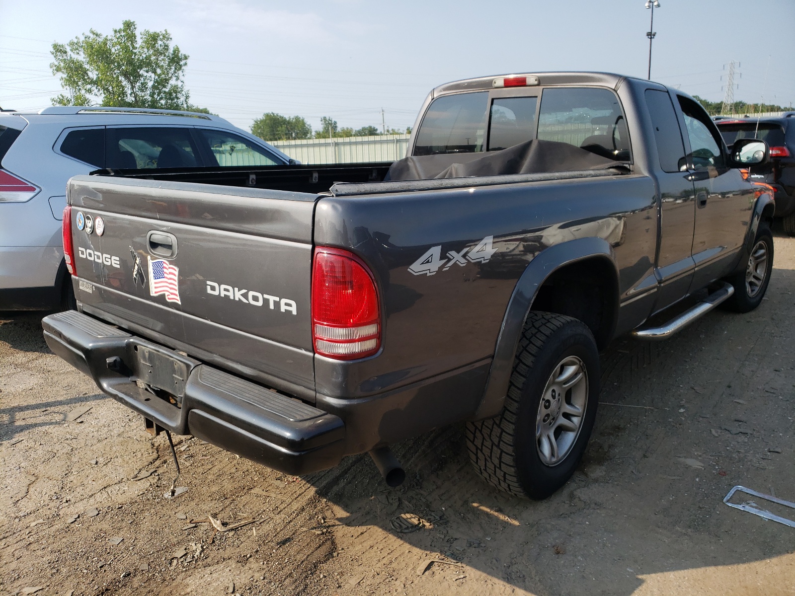 Photo 4 from auction – 2004 DODGE DAKOTA SPO with VIN 1D7HG32N24S642888