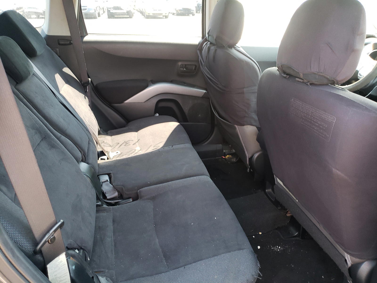 Photo 6 from auction – 2007 MITSUBISHI OUTLANDER with VIN JA4MT31X47U009366