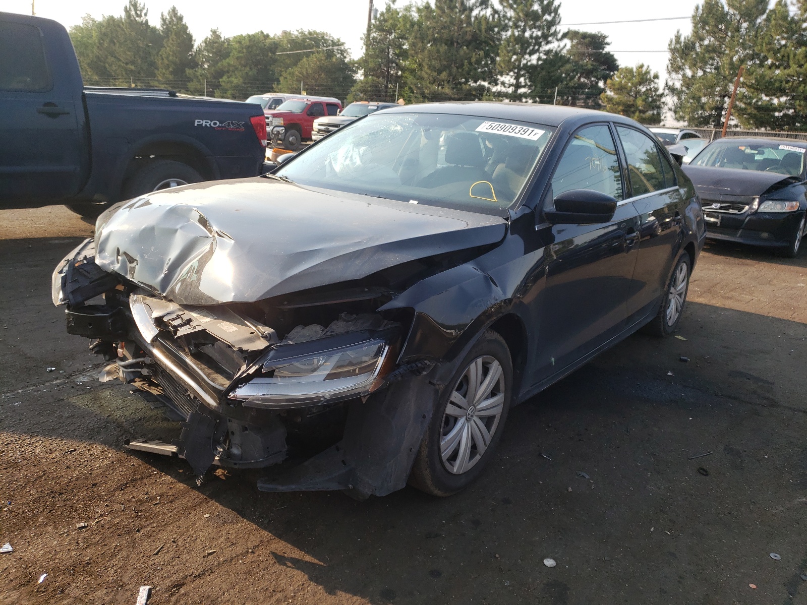 Photo 2 from auction – 2017 VOLKSWAGEN JETTA S with VIN 3VW2B7AJ2HM292095